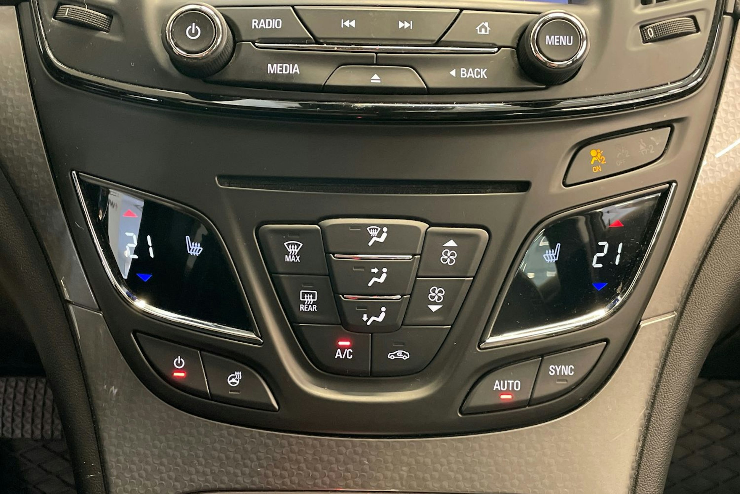 Harmaa Opel Insignia 2015 kuva 17.