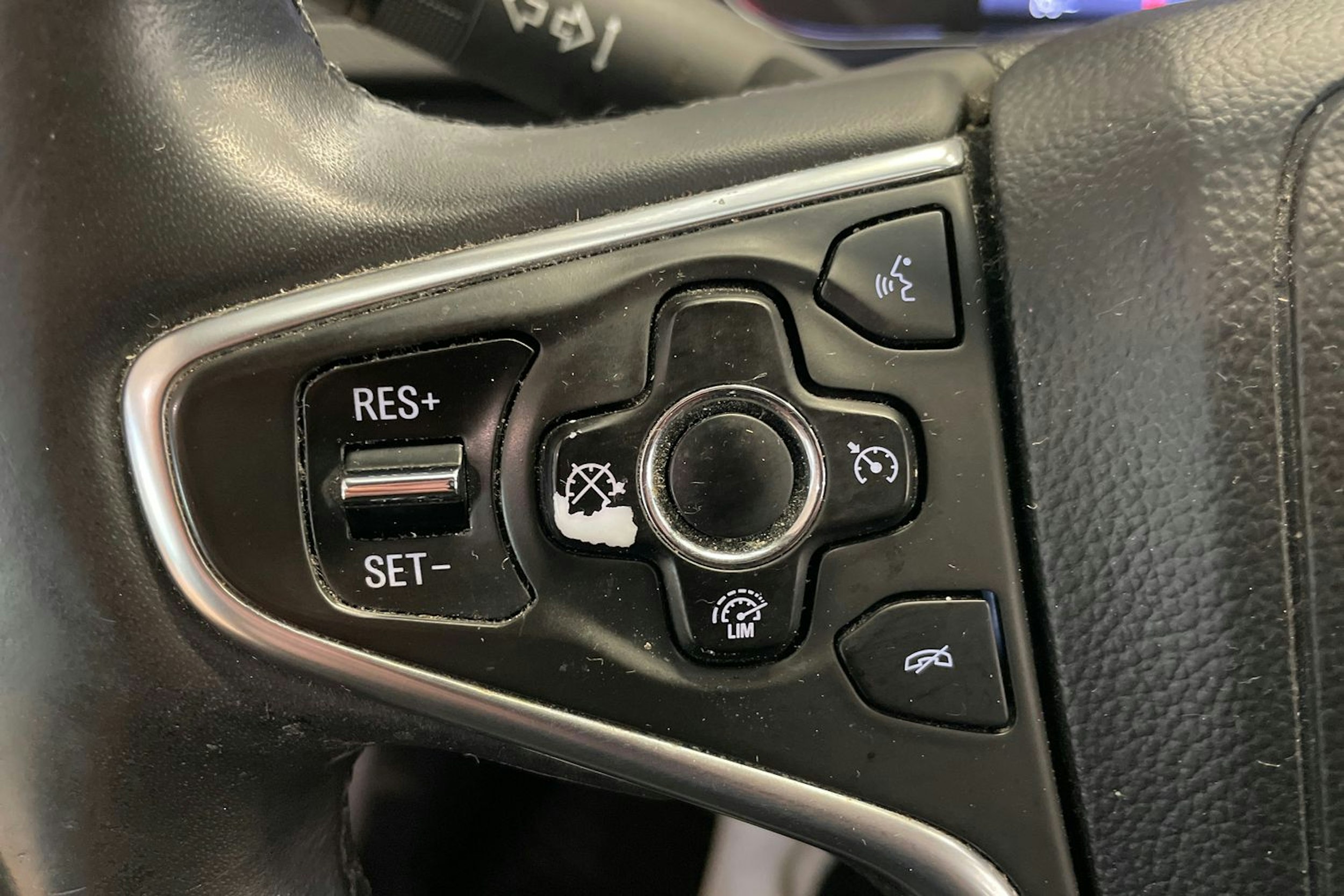 Harmaa Opel Insignia 2015 kuva 18.