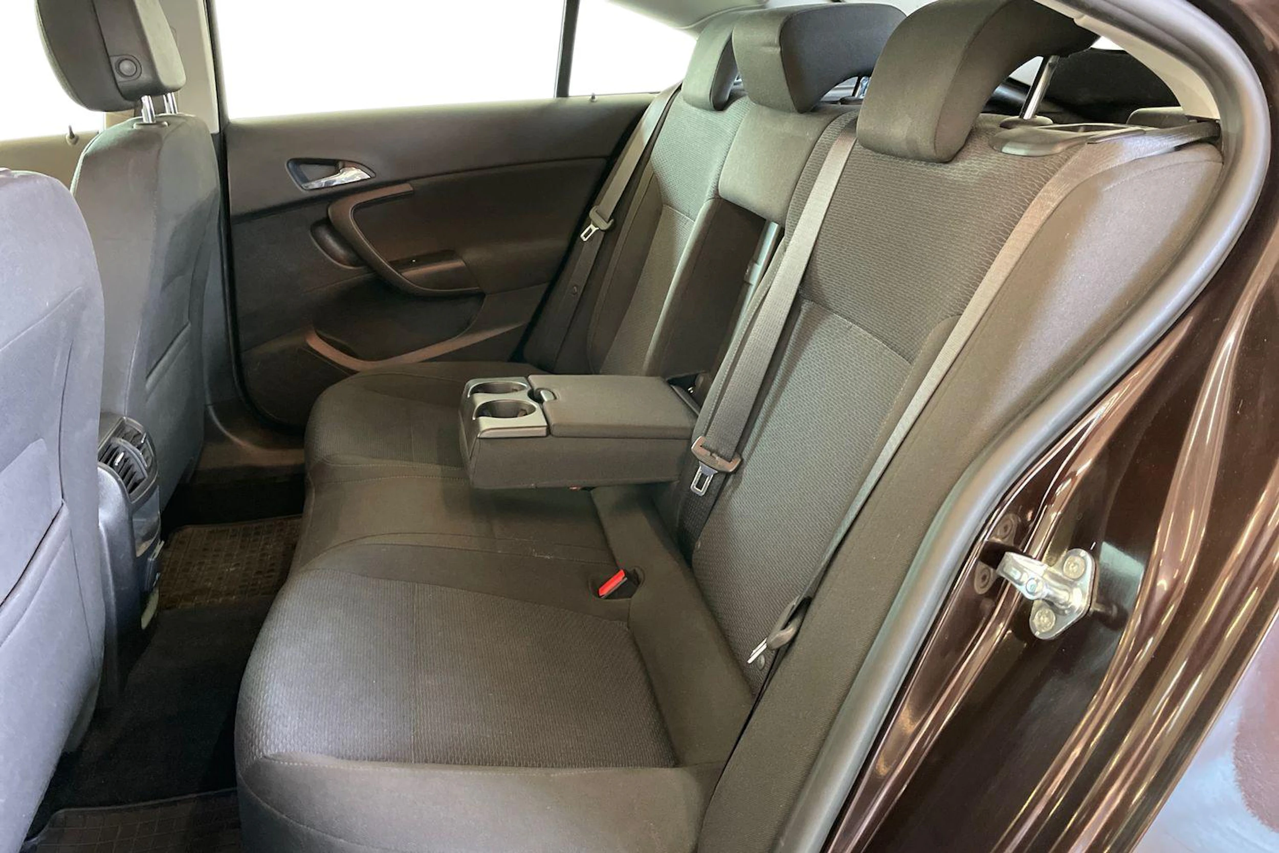 ruskea (beige) Opel Insignia 2015 kuva 11.