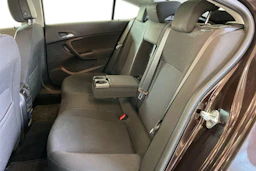 ruskea (beige) Opel Insignia 2015 kuva 11.