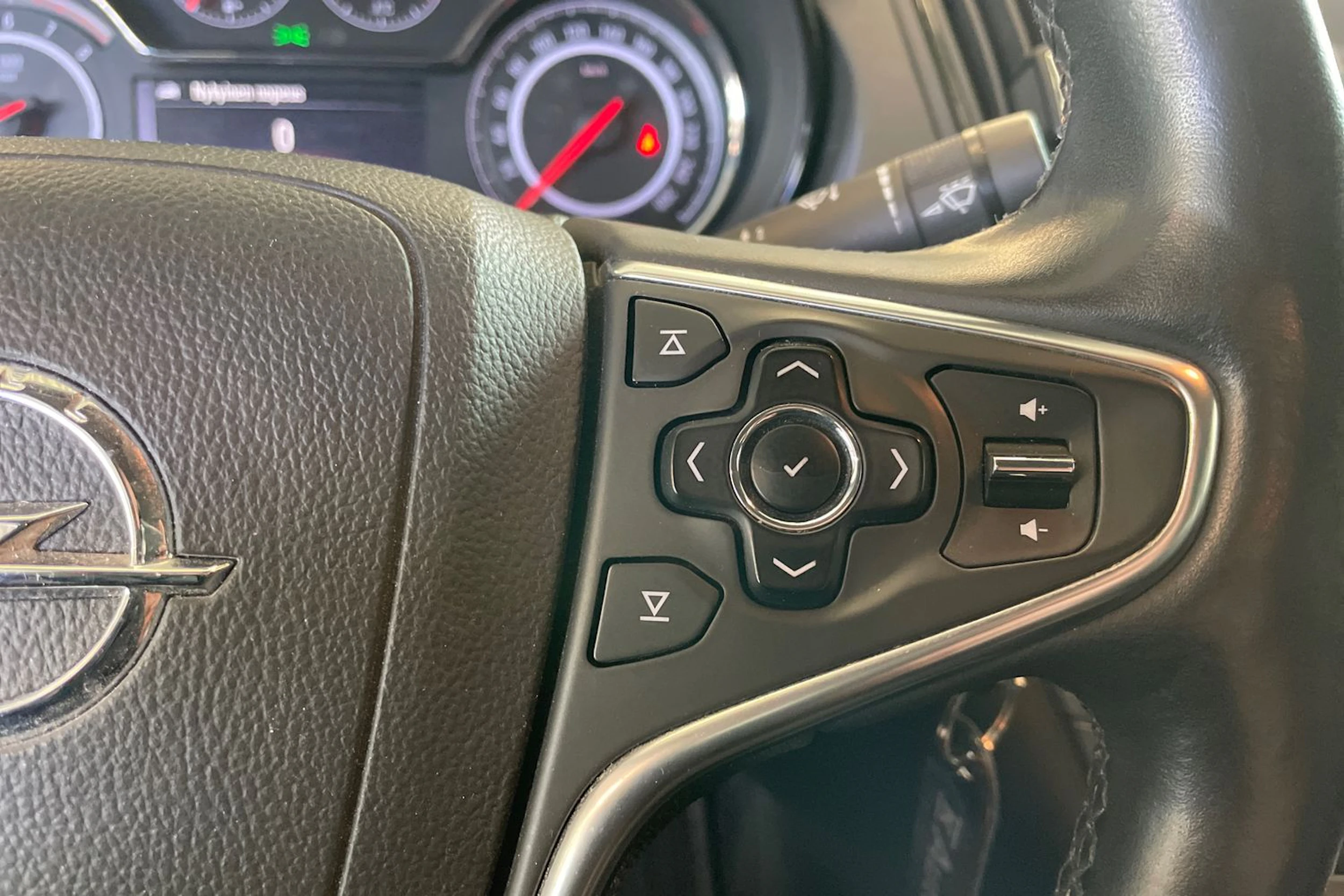 ruskea (beige) Opel Insignia 2015 kuva 19.