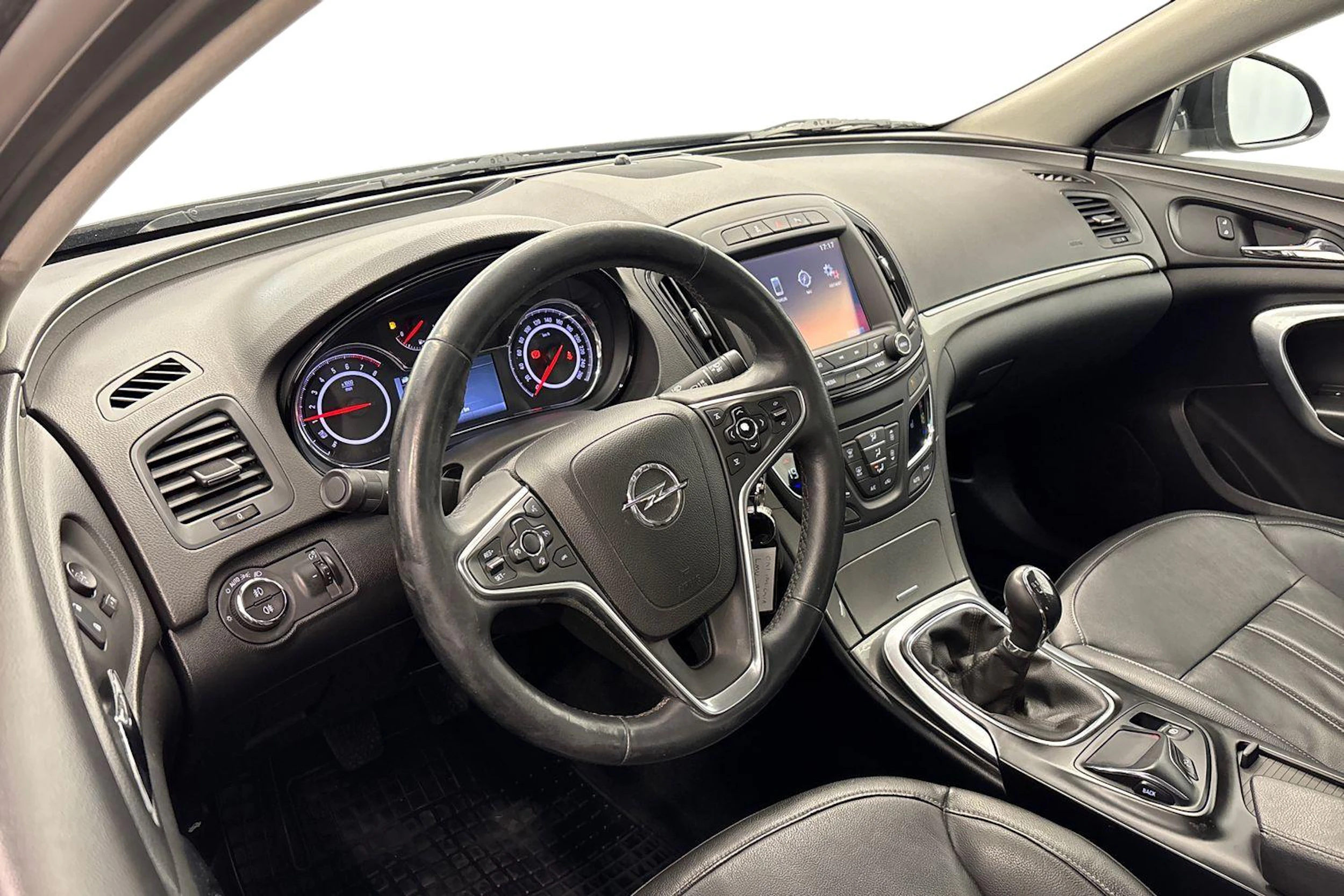 musta Opel Insignia 2016 kuva 8.