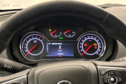 musta Opel Insignia 2016 kuva 16.