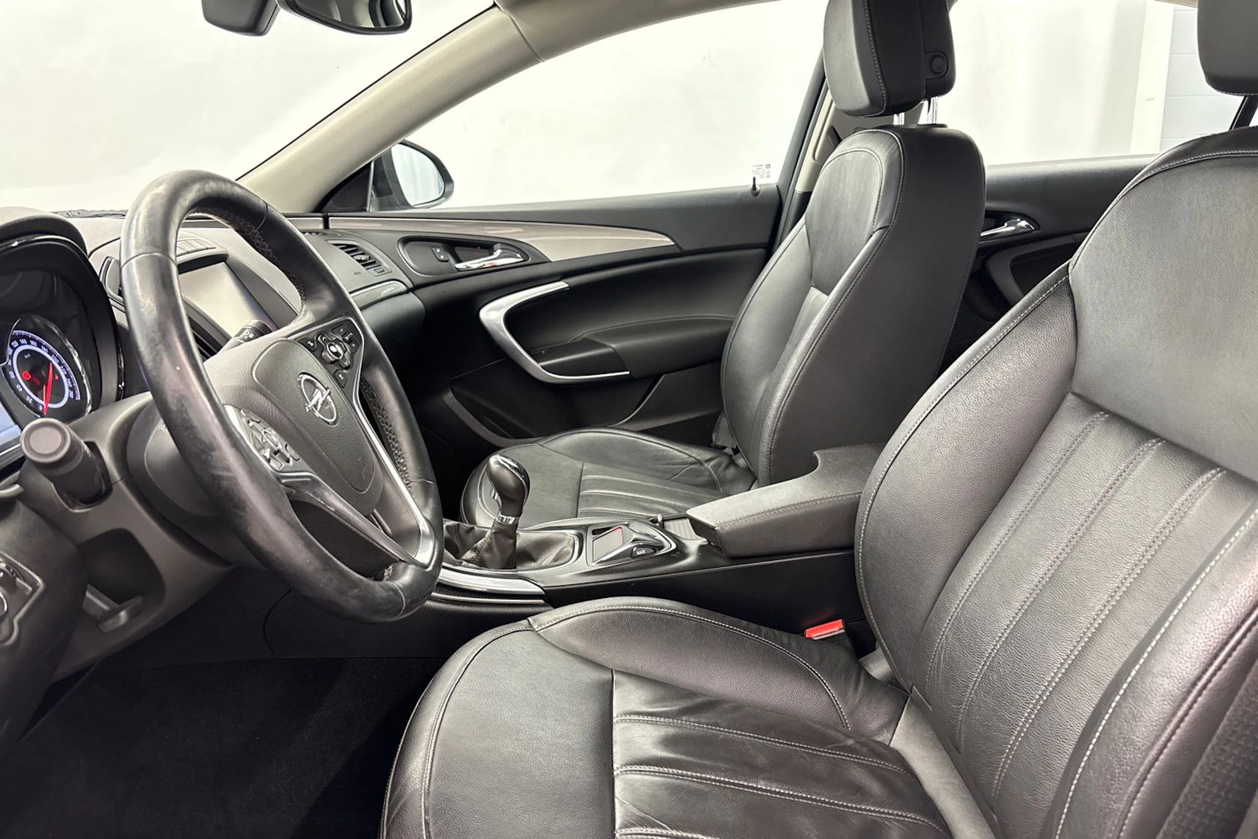 musta Opel Insignia 2016 kuva 19.