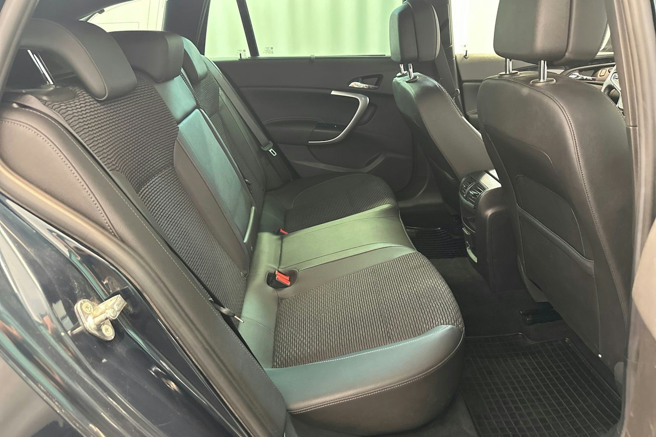 Vihreä Opel Insignia 2016 kuva 14.