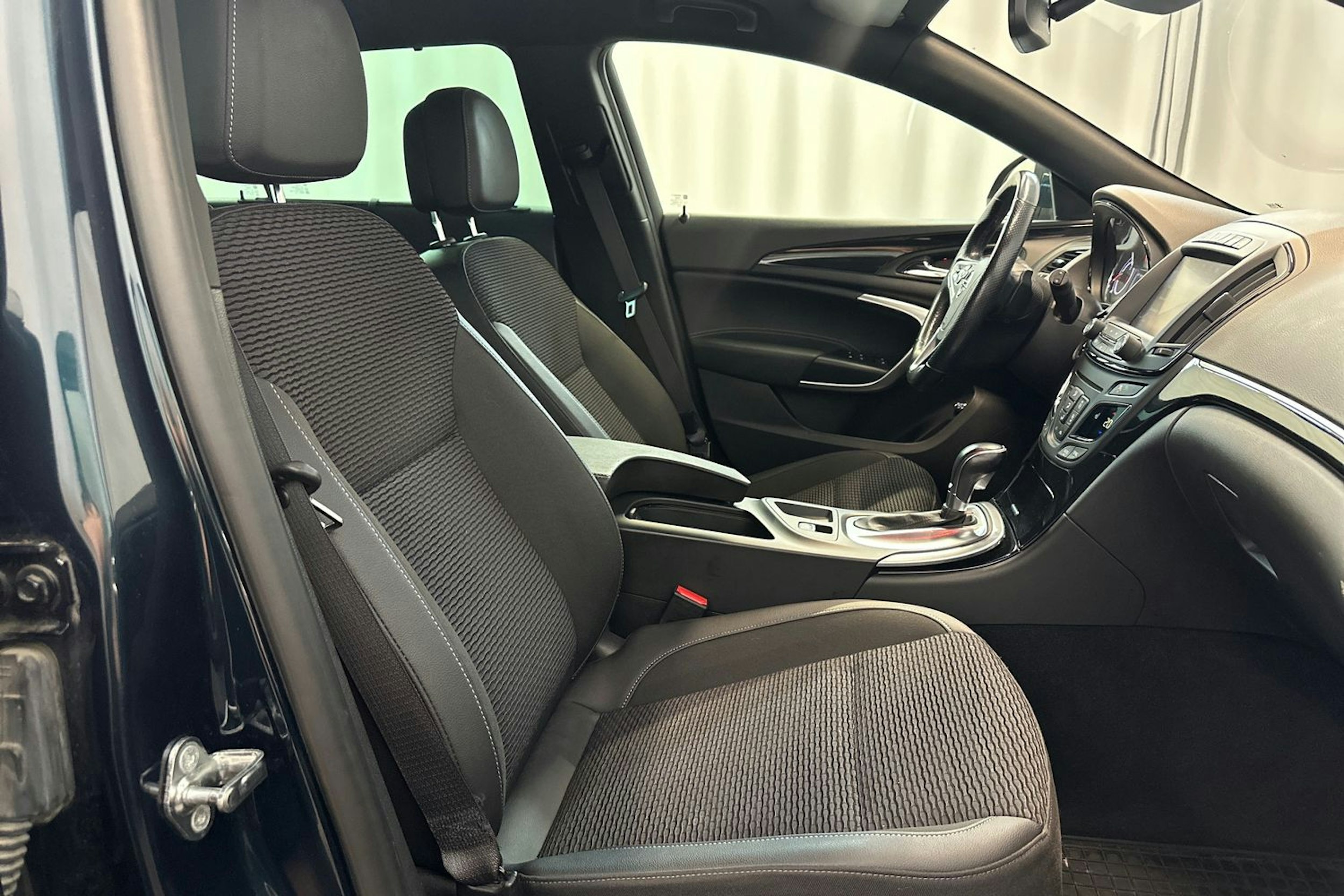 Vihreä Opel Insignia 2016 kuva 15.