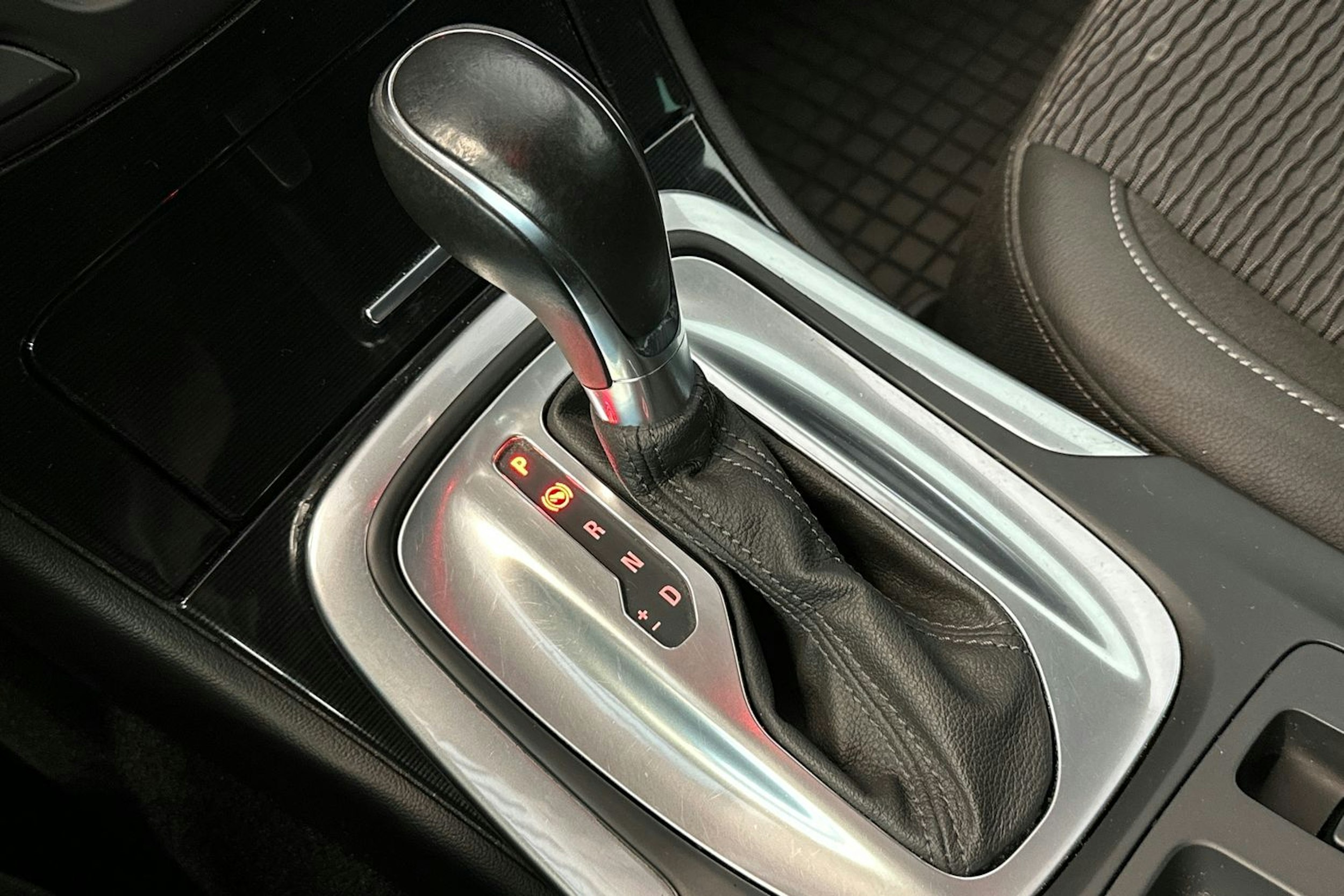 Vihreä Opel Insignia 2016 kuva 30.