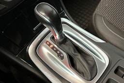 Vihreä Opel Insignia 2016 kuva 30.