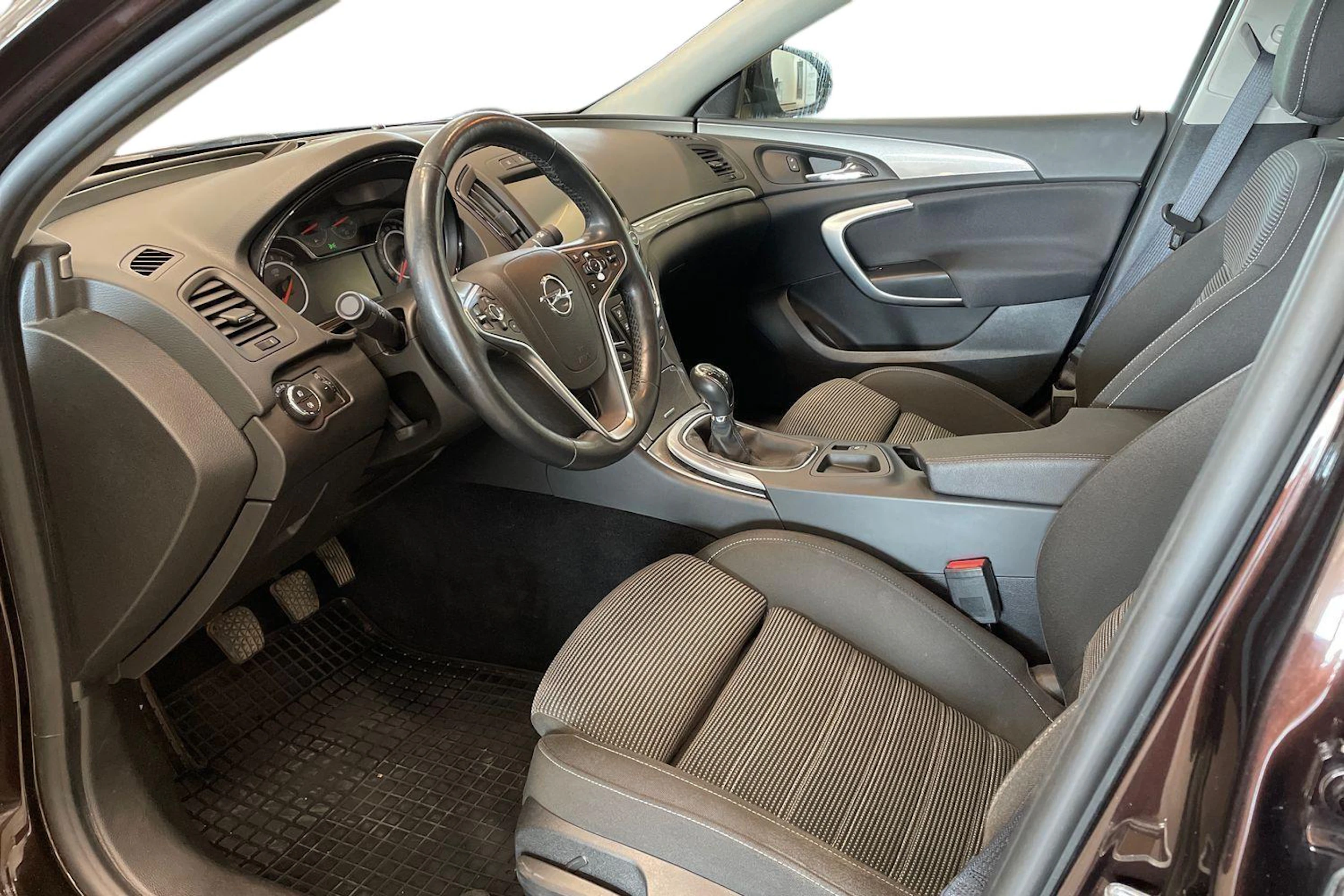 ruskea (beige) Opel Insignia 2016 kuva 6.
