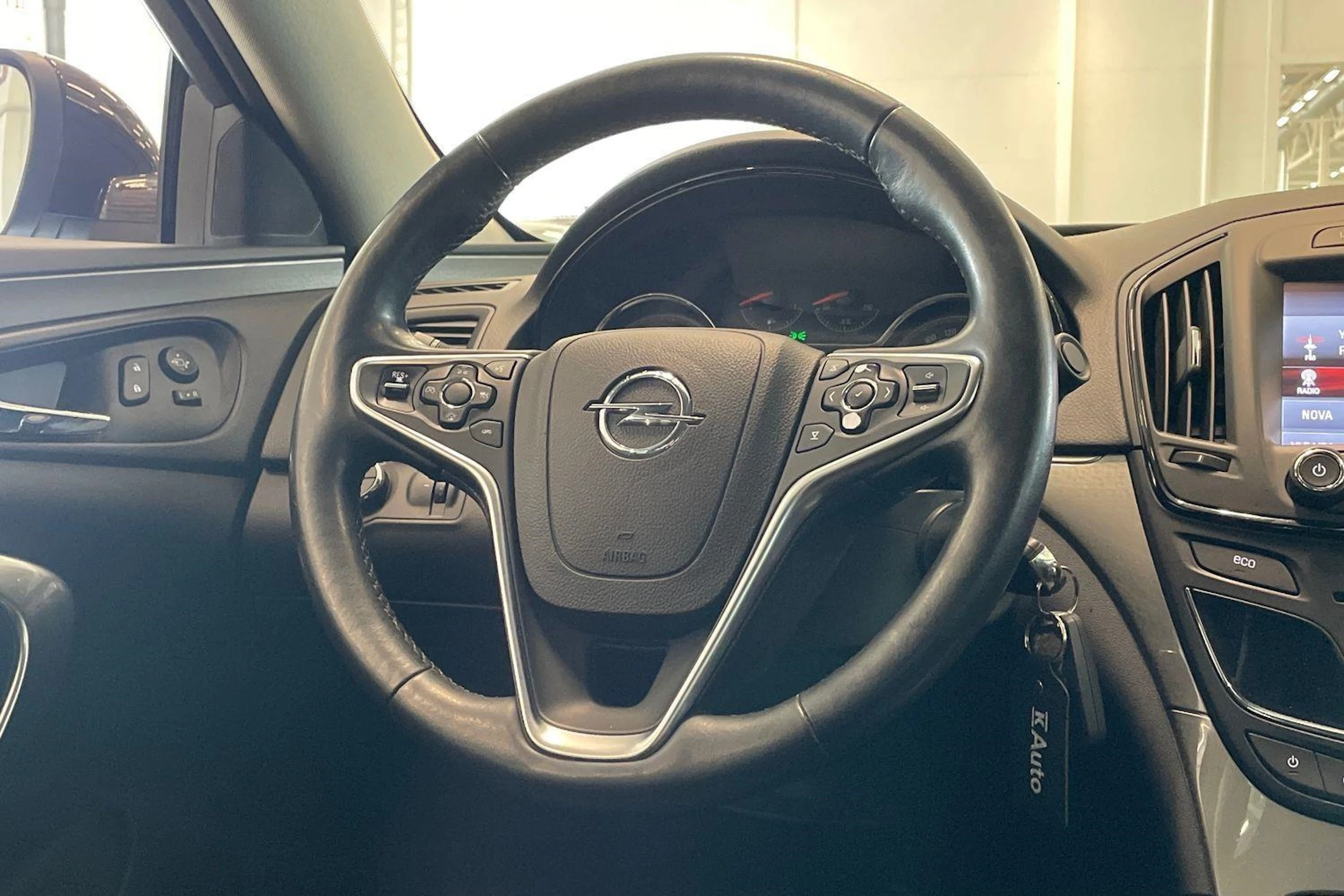 ruskea (beige) Opel Insignia 2016 kuva 13.