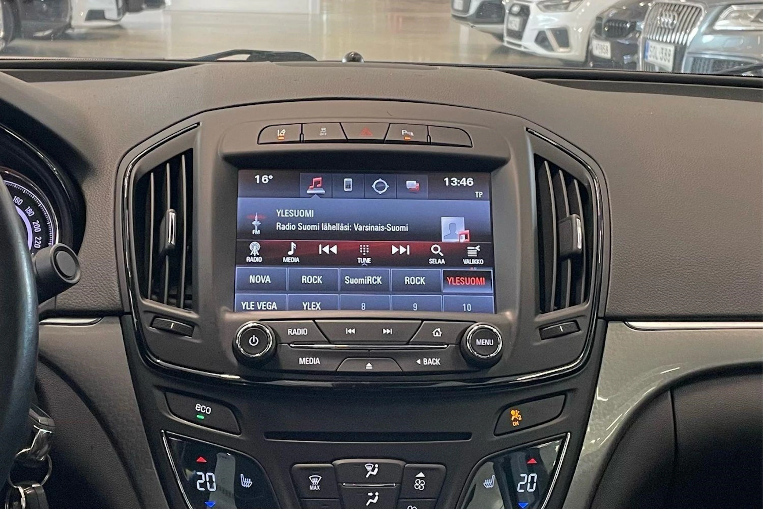 ruskea (beige) Opel Insignia 2016 kuva 20.