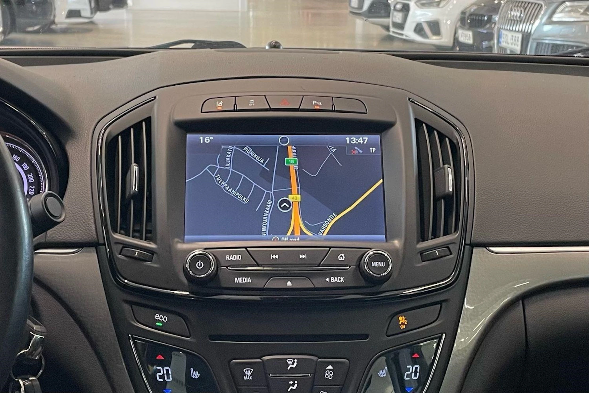 ruskea (beige) Opel Insignia 2016 kuva 22.