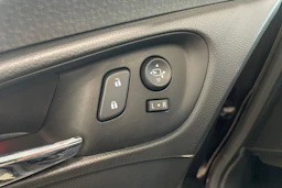 ruskea (beige) Opel Insignia 2016 kuva 25.