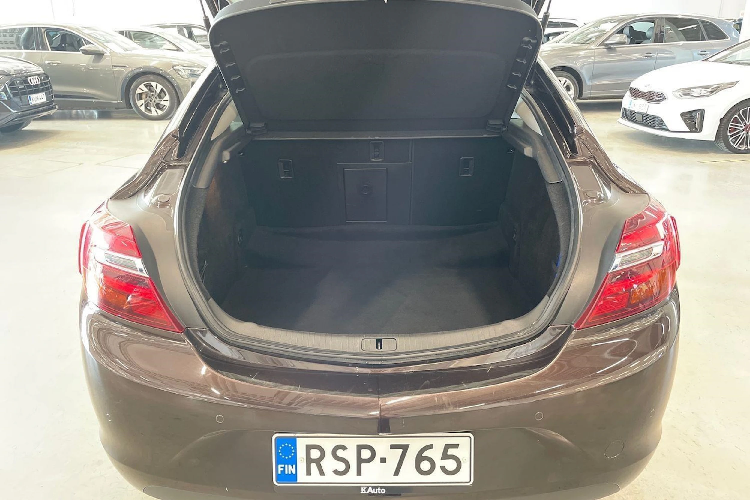 ruskea (beige) Opel Insignia 2016 kuva 27.