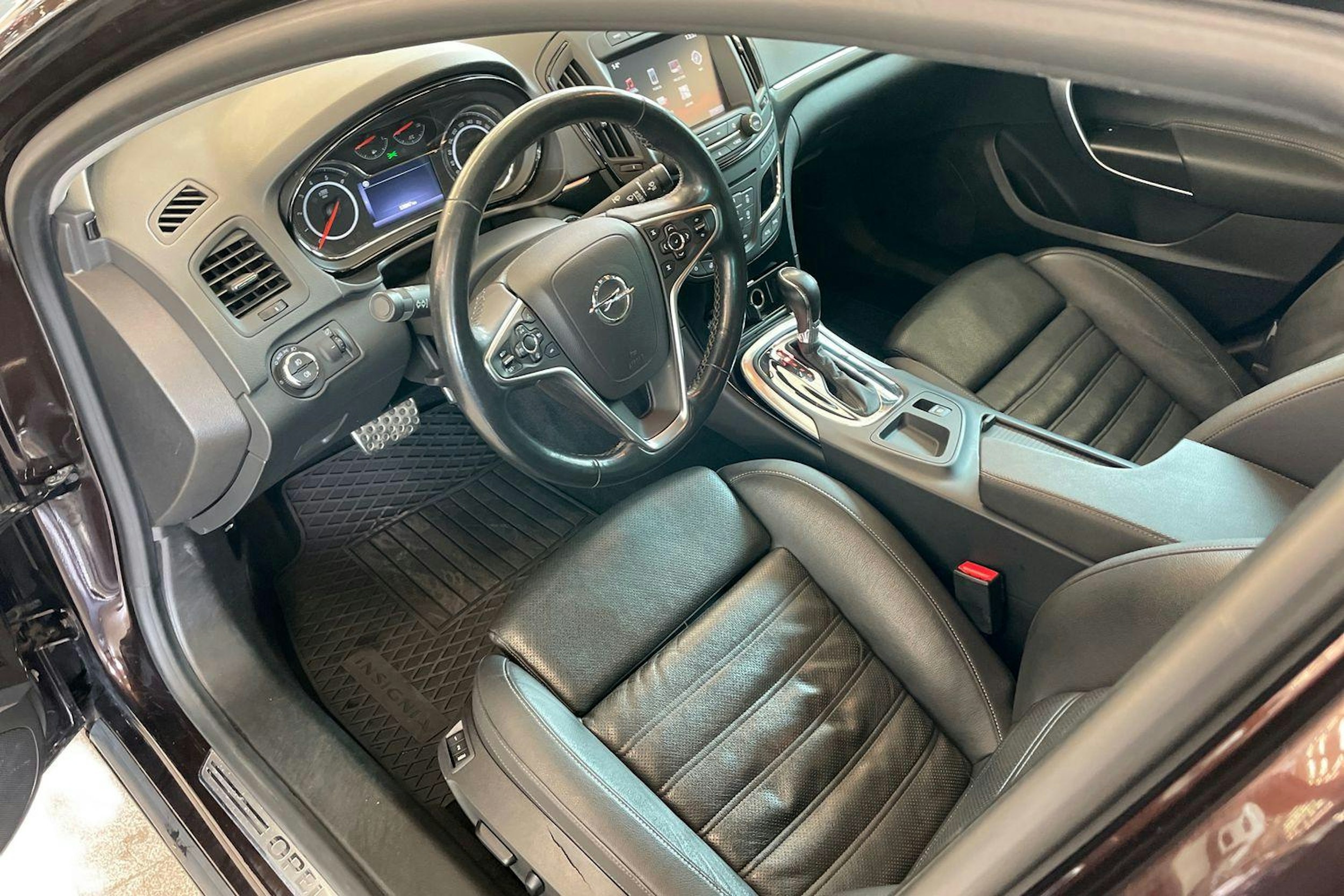 ruskea (beige) Opel Insignia 2017 kuva 7.