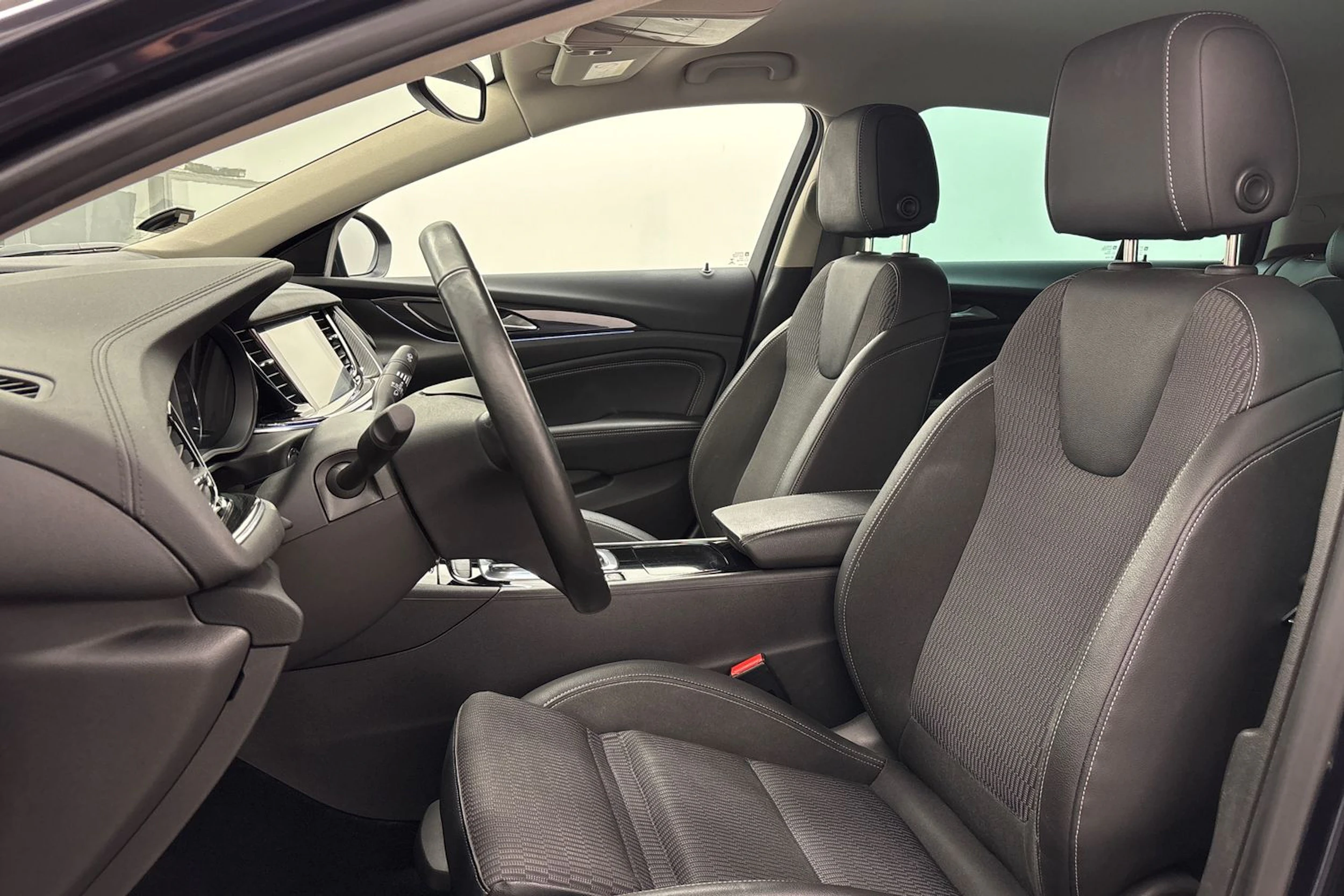 sininen Opel Insignia 2018 kuva 11.