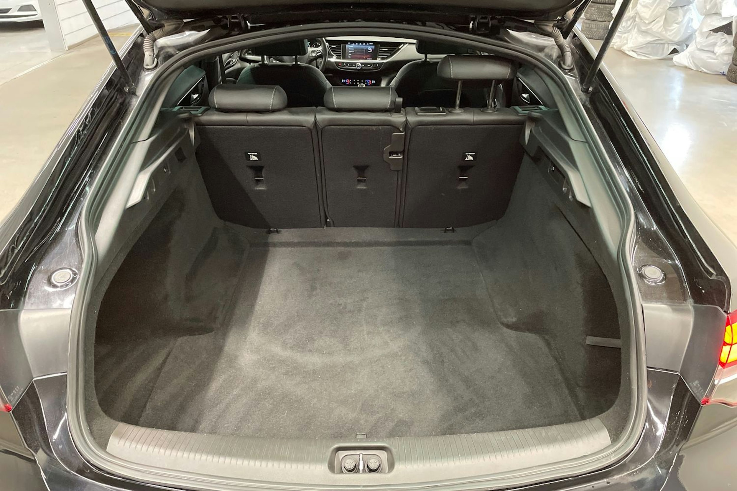 musta Opel Insignia 2018 kuva 15.