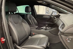 musta Opel Insignia 2018 kuva 27.