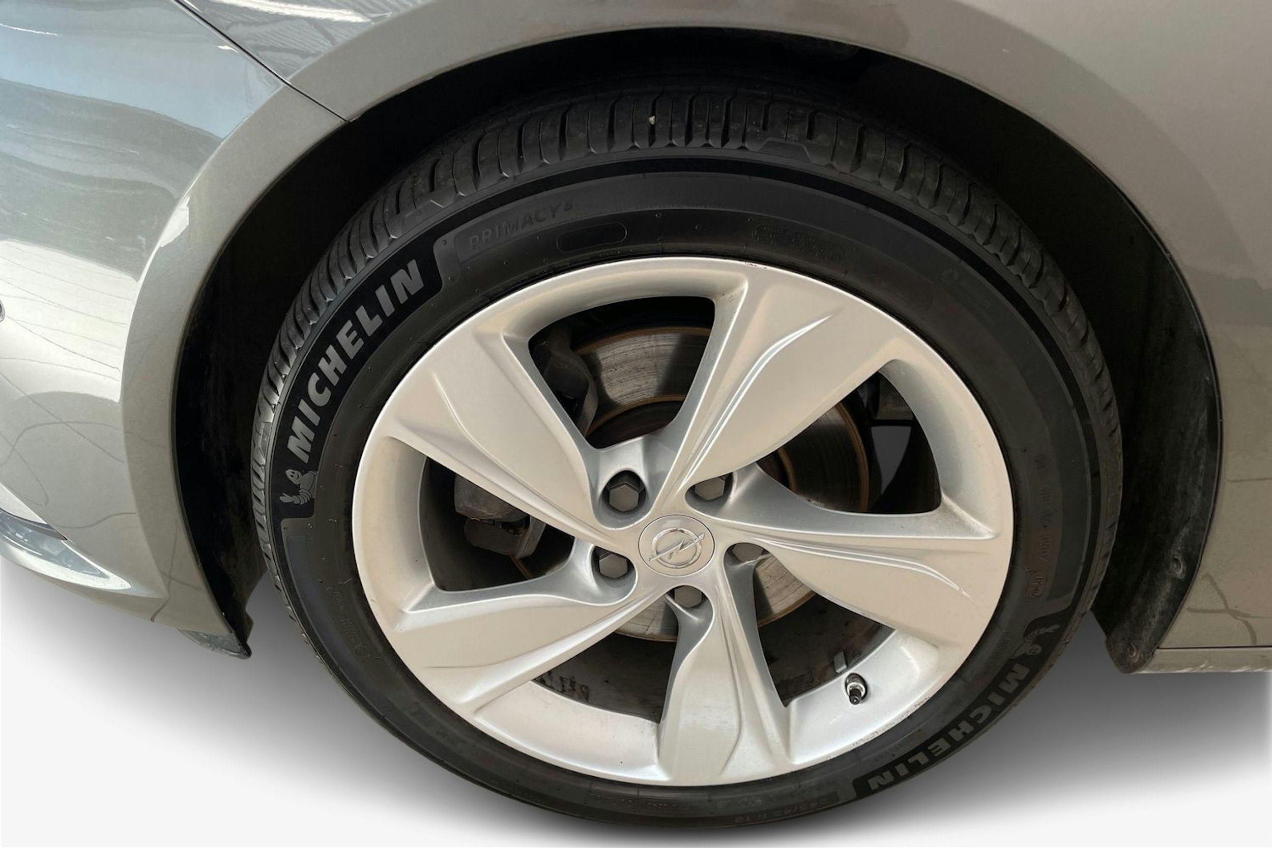 Harmaa Opel Insignia 2018 kuva 9.