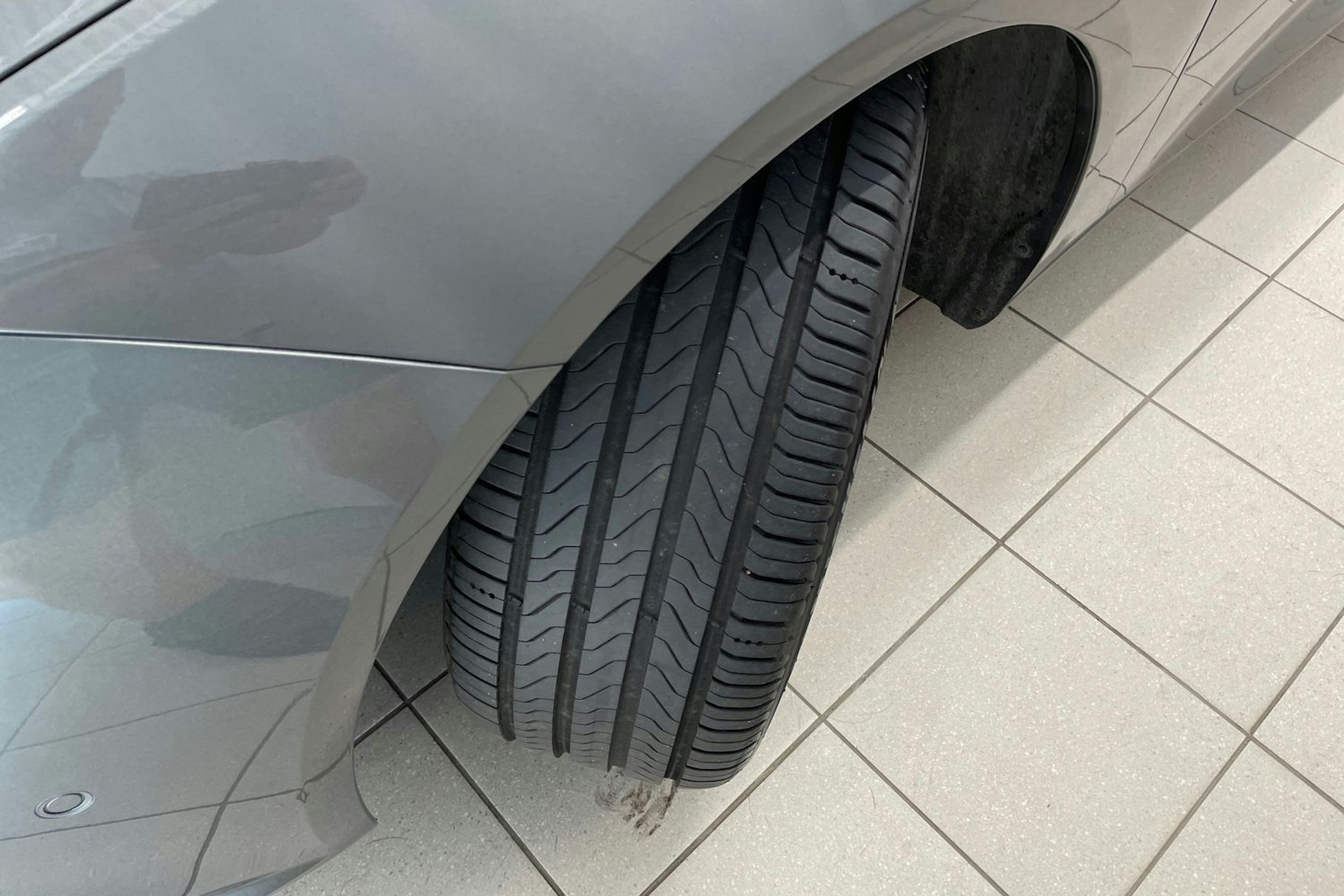 Harmaa Opel Insignia 2018 kuva 10.