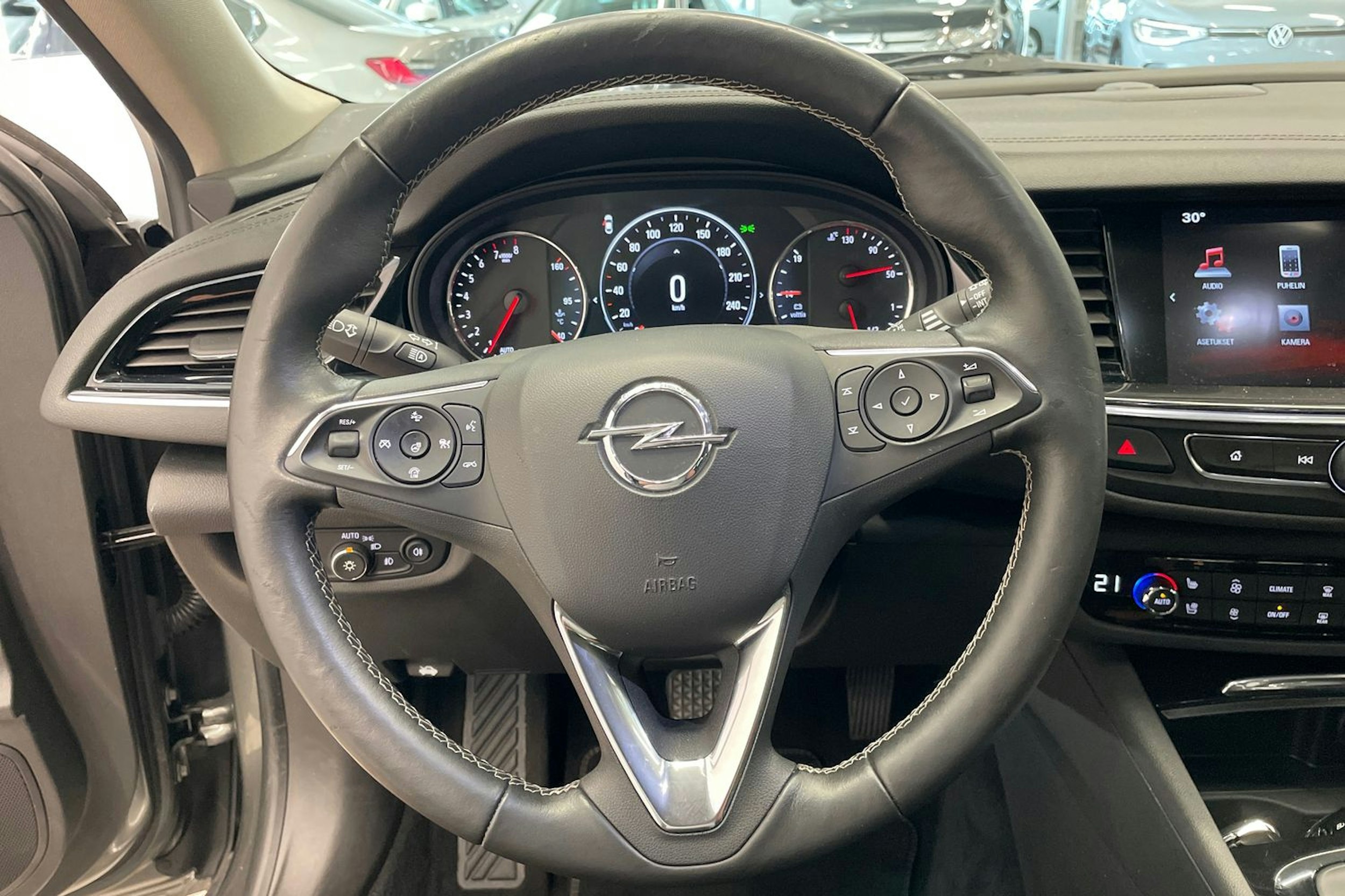 Harmaa Opel Insignia 2018 kuva 11.