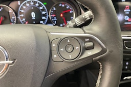 Harmaa Opel Insignia 2018 kuva 12.