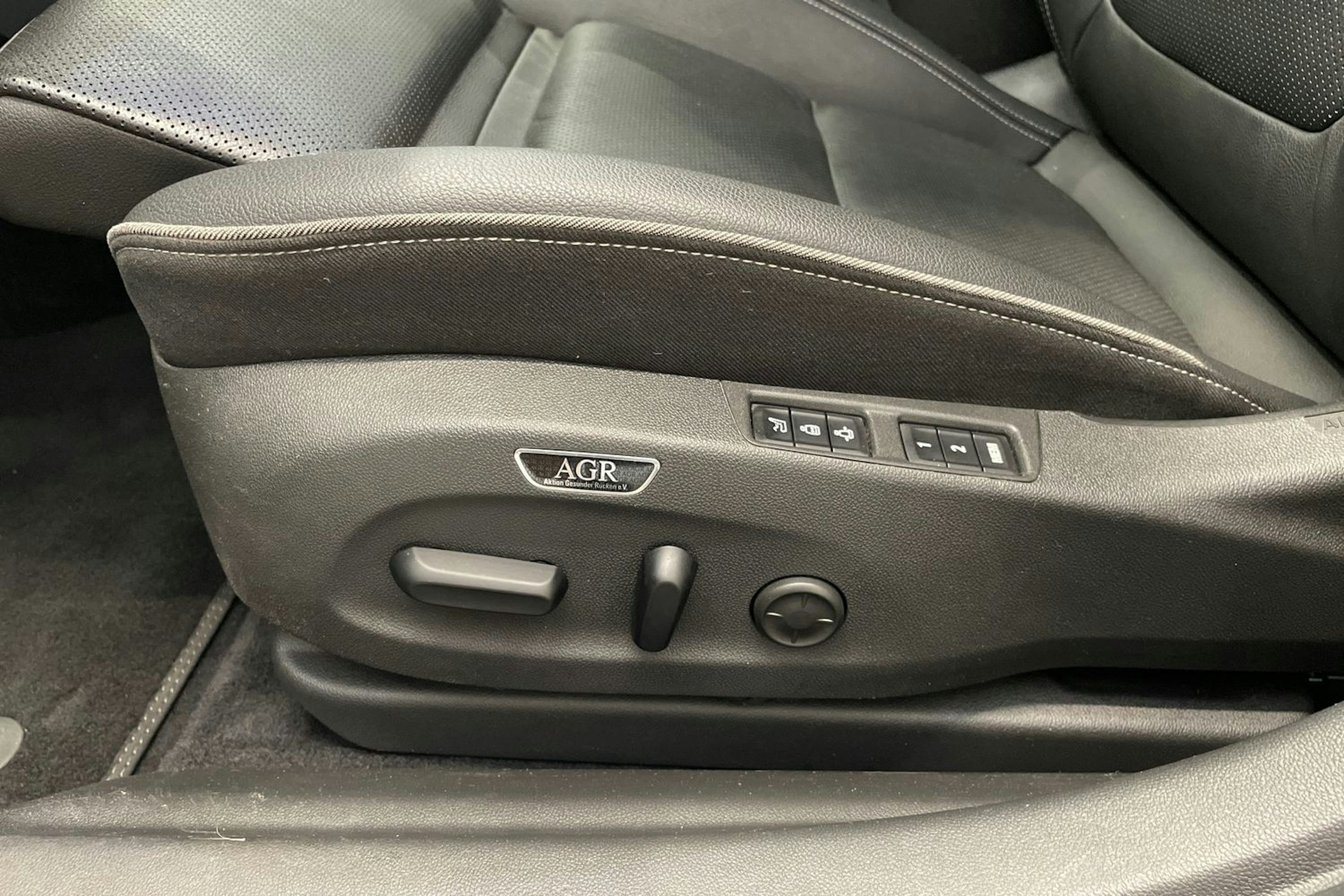 Harmaa Opel Insignia 2018 kuva 18.