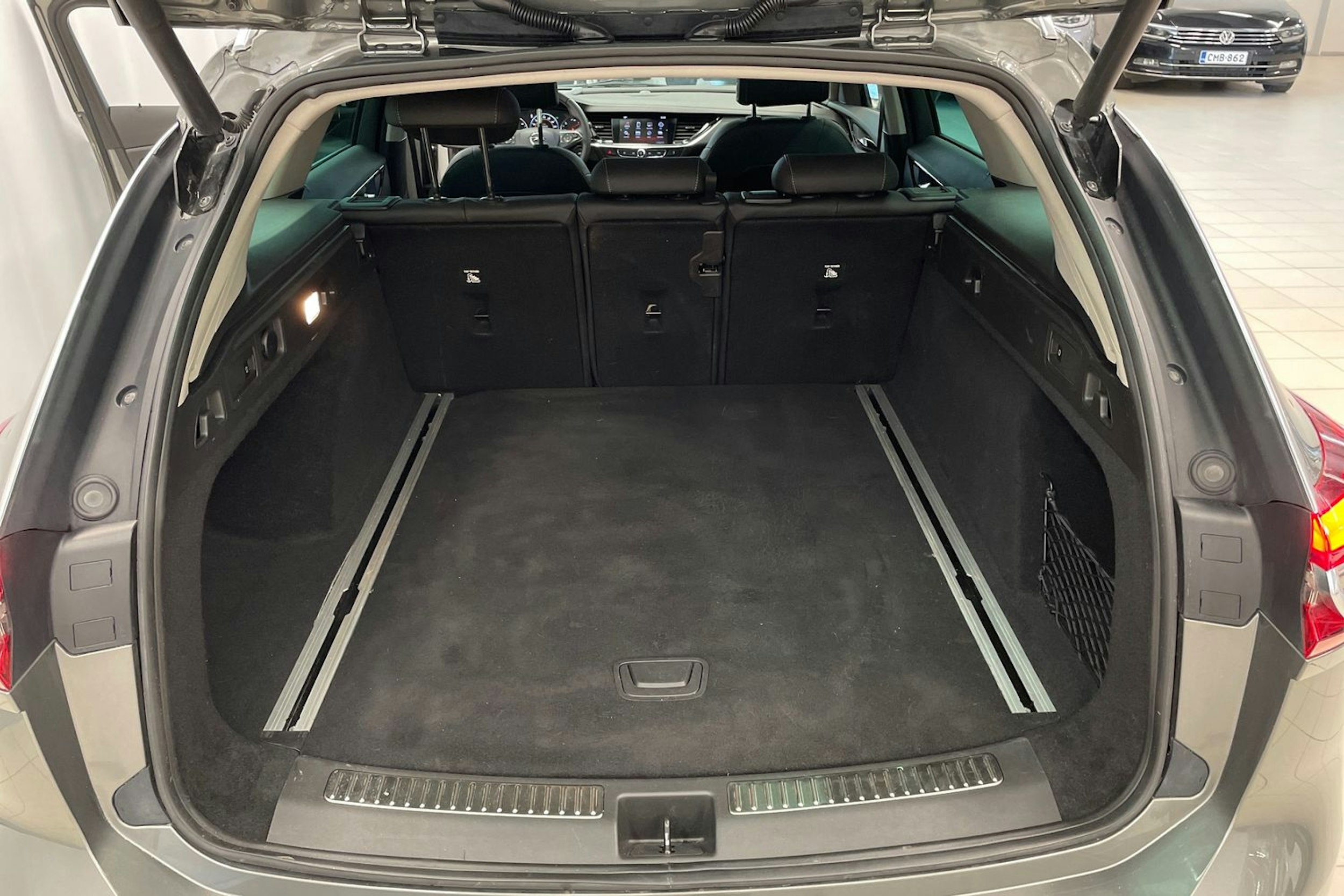 Harmaa Opel Insignia 2018 kuva 20.