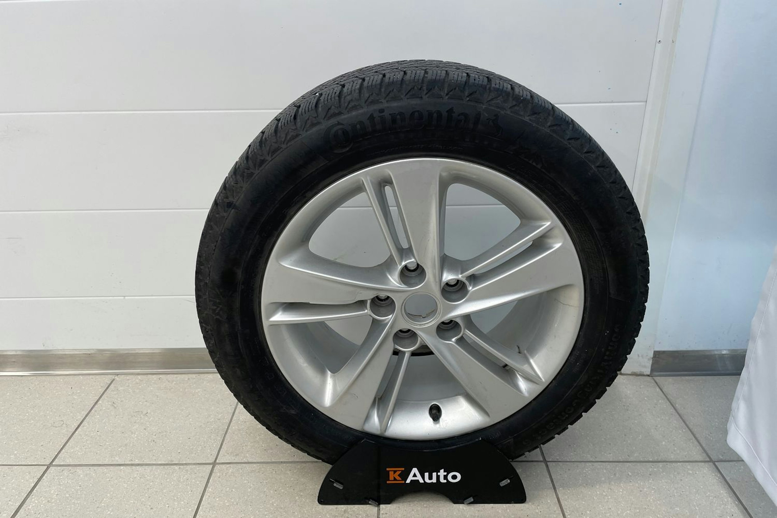 Harmaa Opel Insignia 2018 kuva 22.