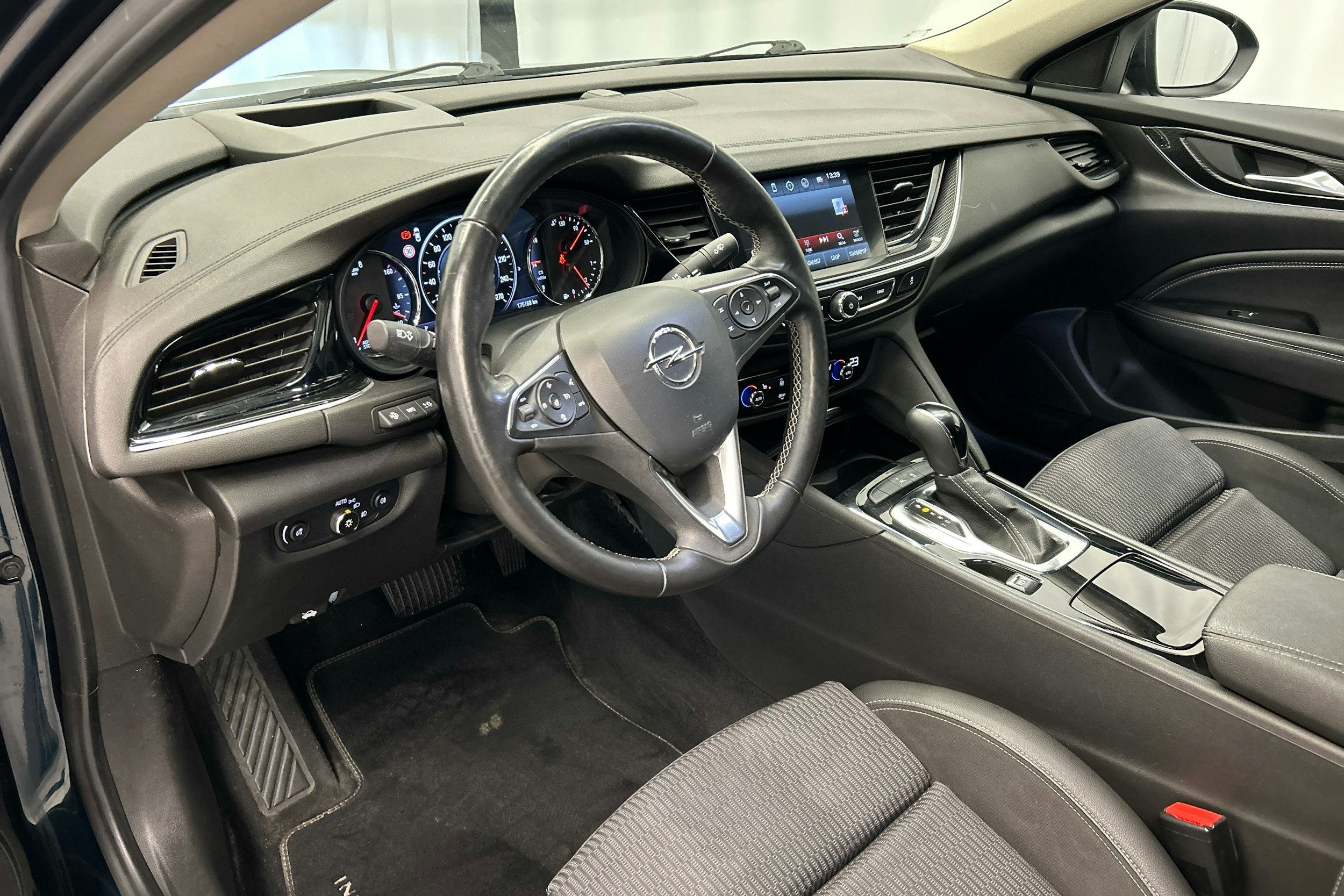 vihreä Opel Insignia 2018 kuva 6.