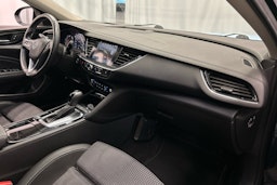 vihreä Opel Insignia 2018 kuva 11.