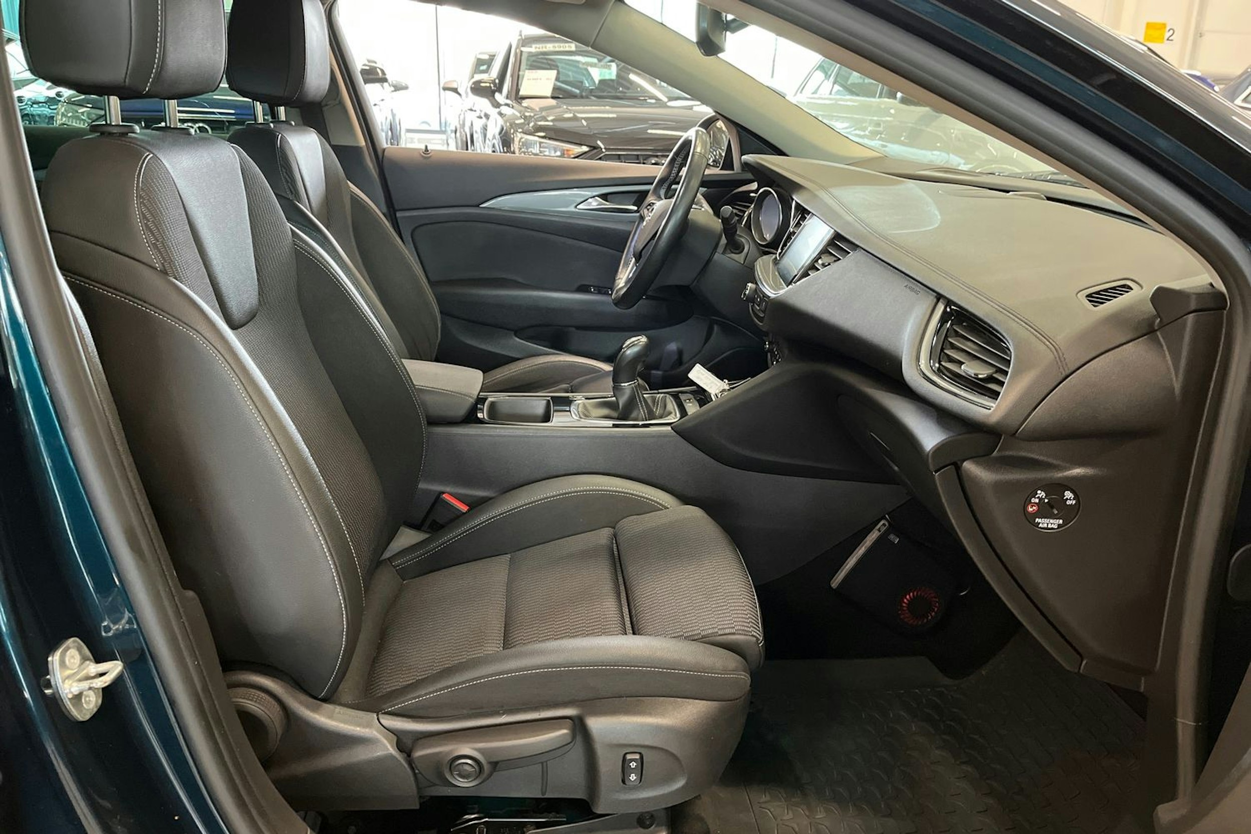 vihreä Opel Insignia 2018 kuva 27.