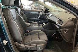 vihreä Opel Insignia 2018 kuva 27.