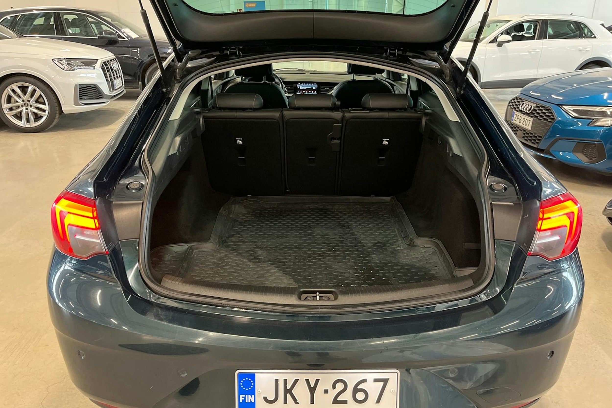 vihreä Opel Insignia 2018 kuva 29.