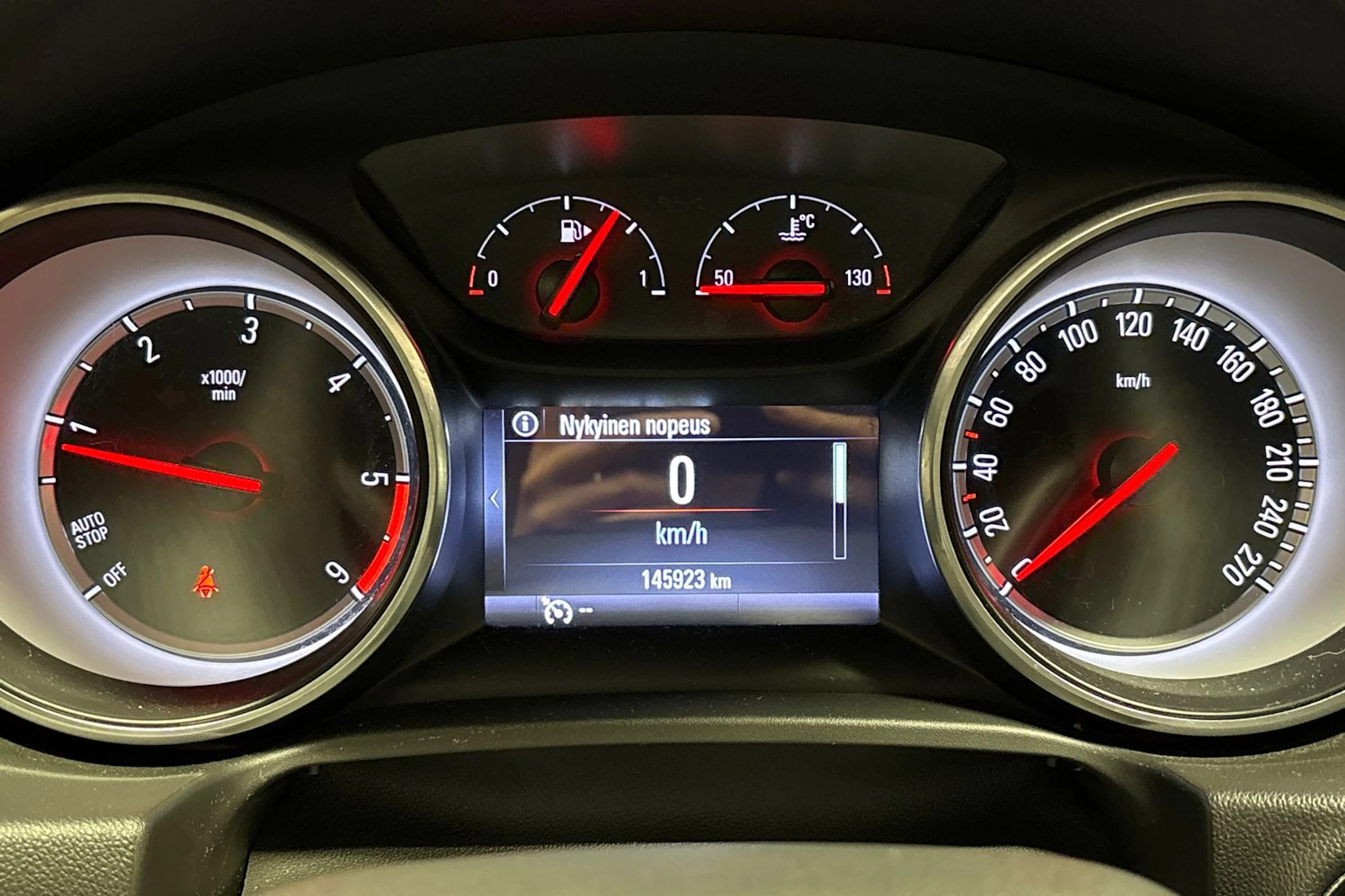 sininen Opel Insignia 2018 kuva 15.