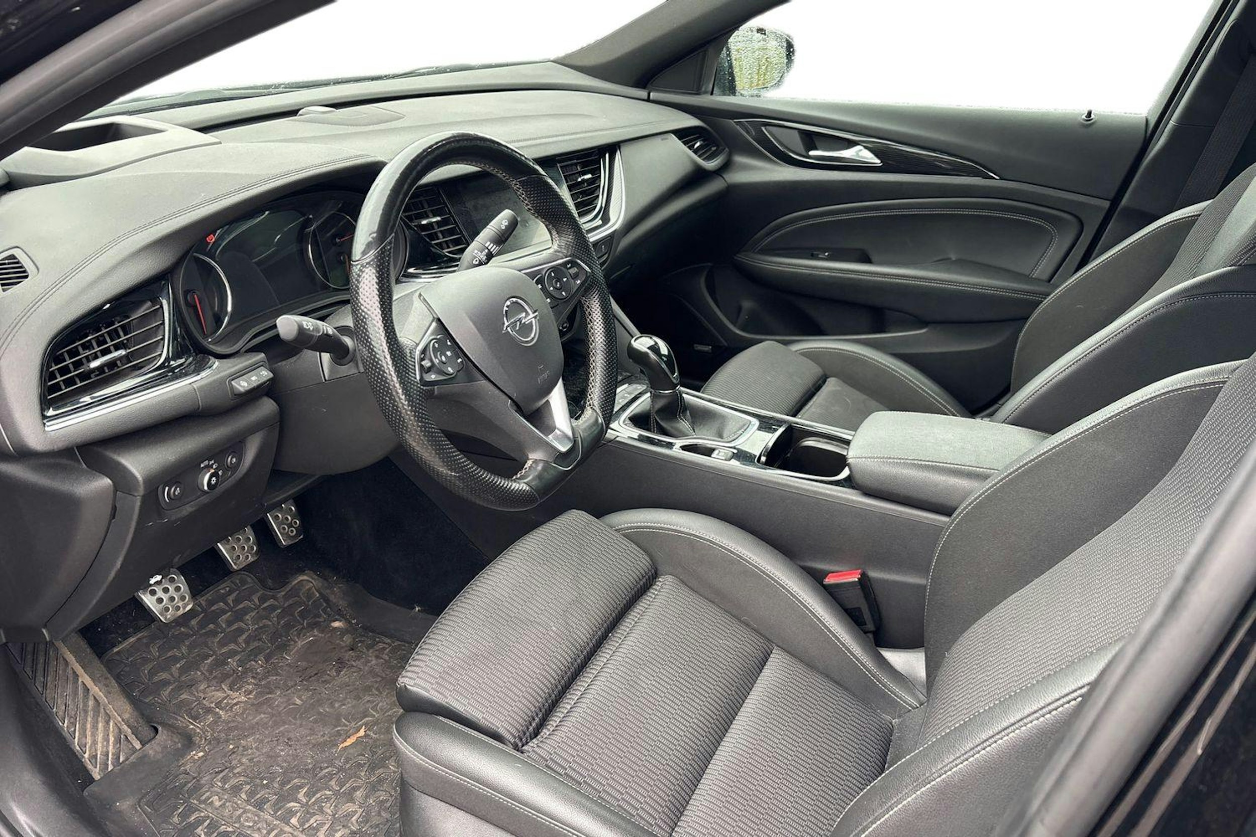 Musta Opel Insignia 2018 kuva 3.