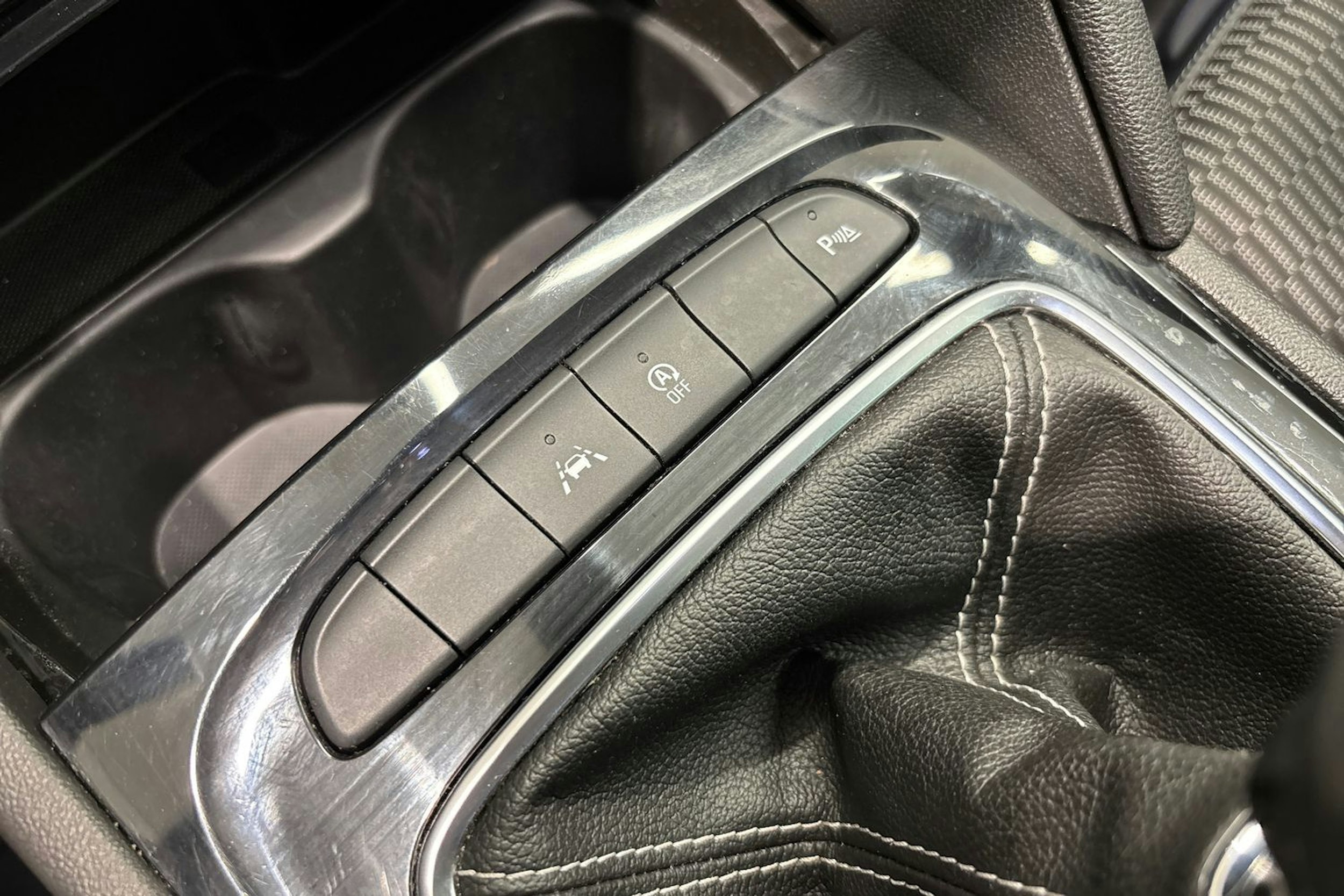 Musta Opel Insignia 2018 kuva 20.