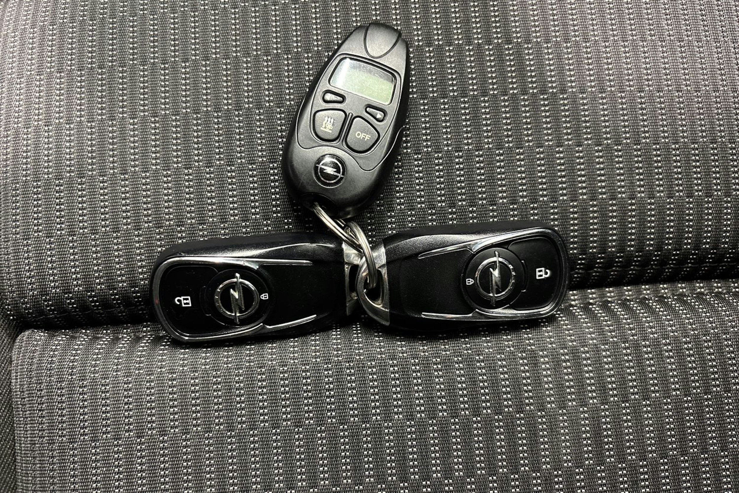 Musta Opel Insignia 2018 kuva 29.