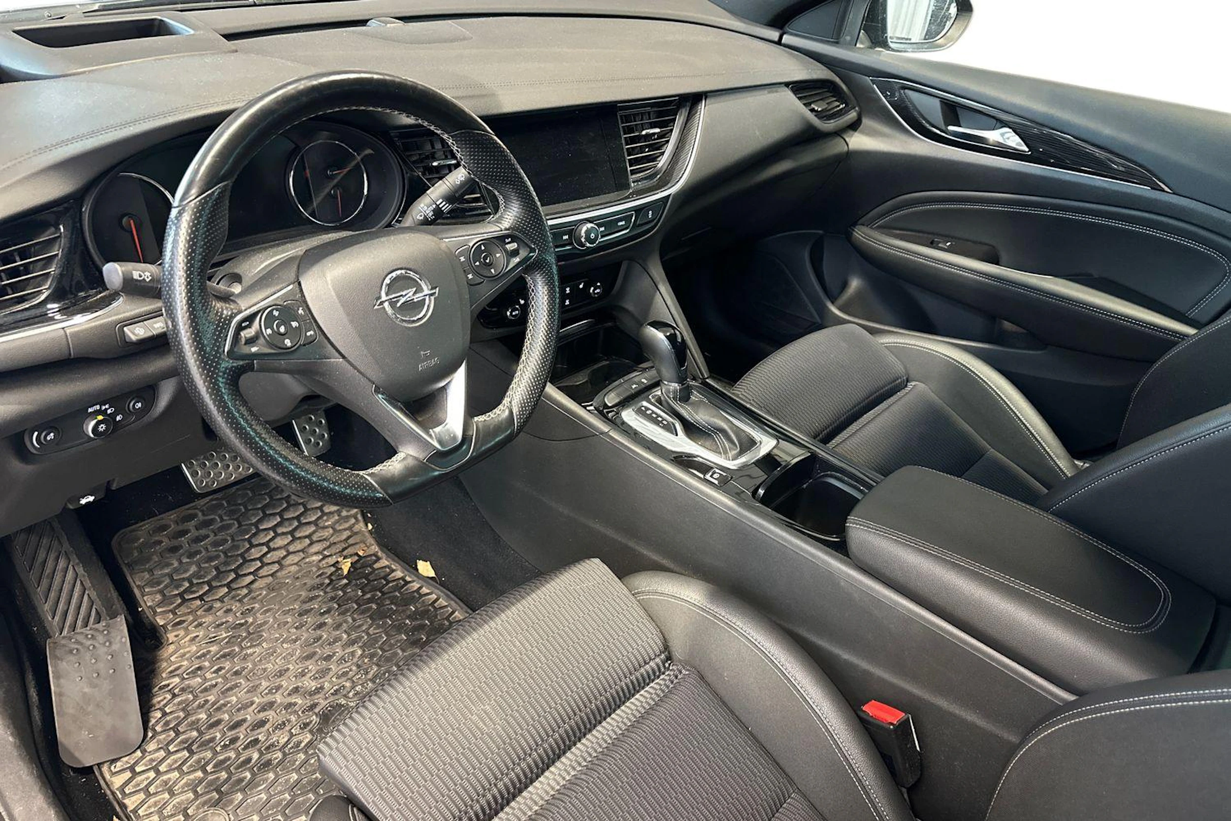 sininen Opel Insignia 2018 kuva 3.