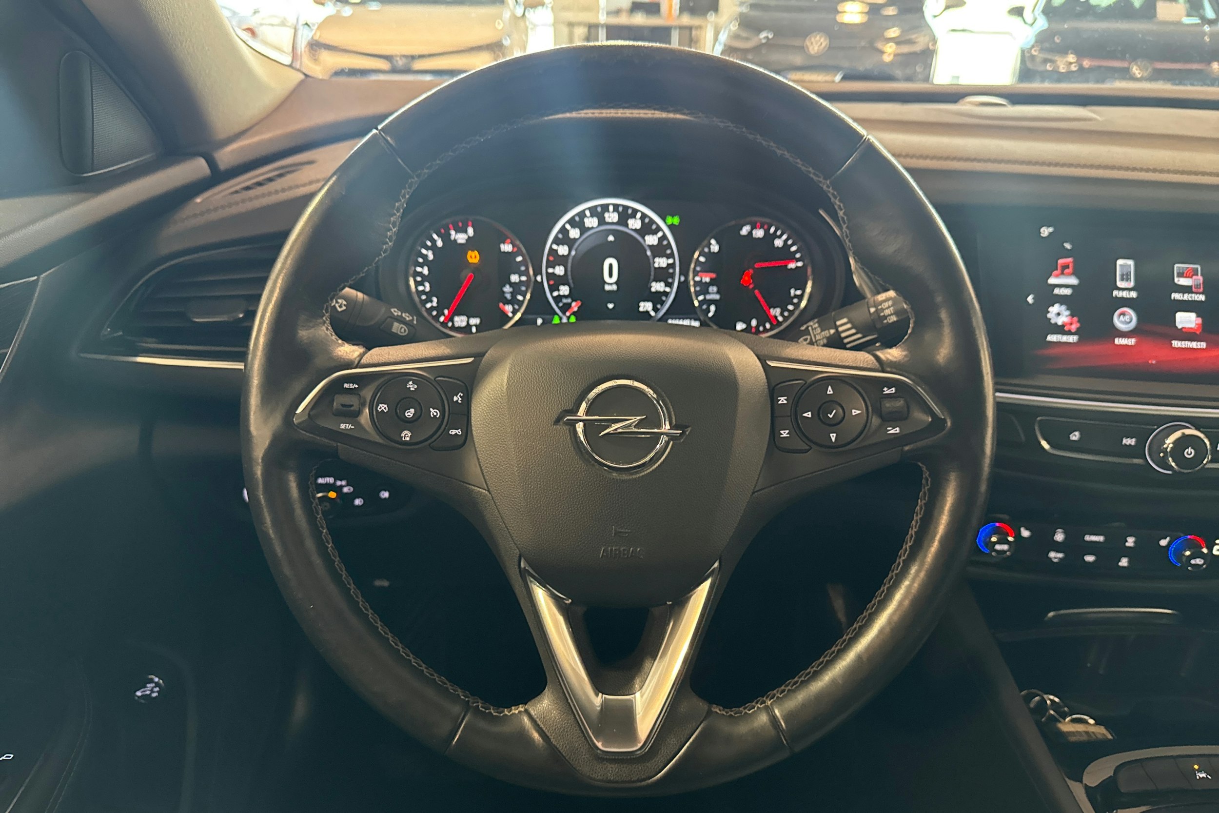 valkoinen Opel Insignia 2018 kuva 11.