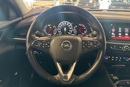 valkoinen Opel Insignia 2018 kuva 11.