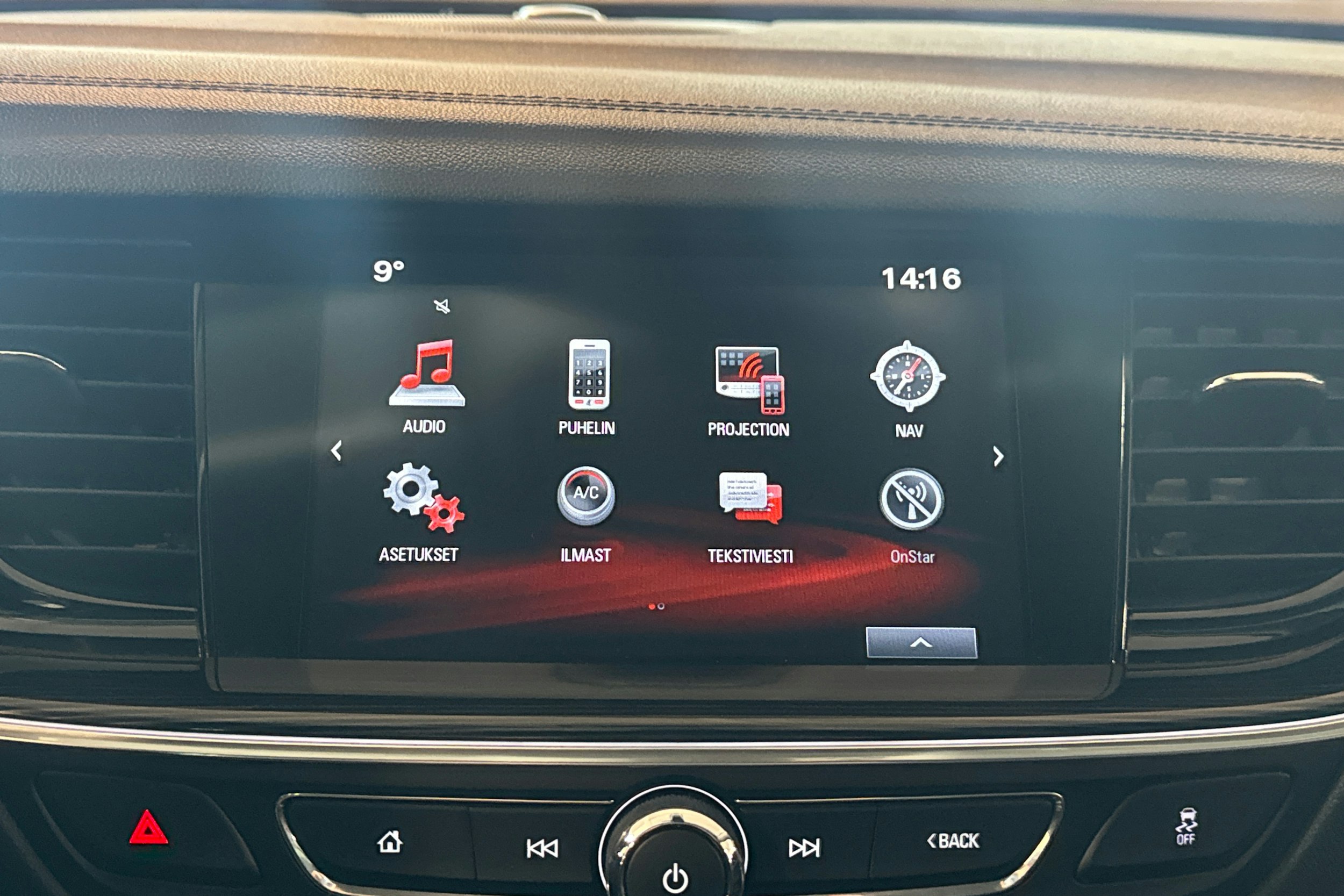 valkoinen Opel Insignia 2018 kuva 16.