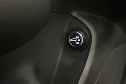 valkoinen Opel Insignia 2018 kuva 21.