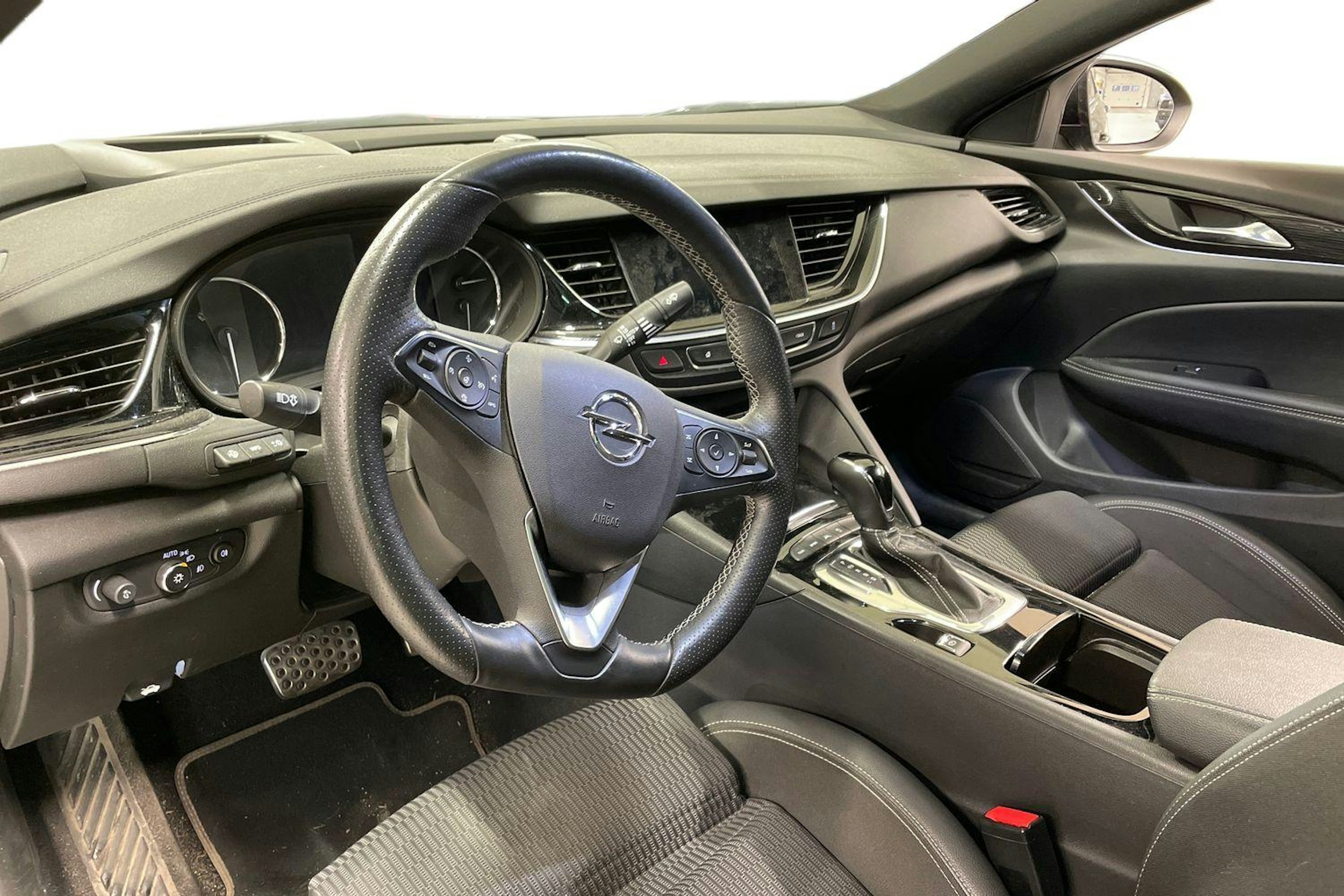 musta Opel Insignia 2019 kuva 3.