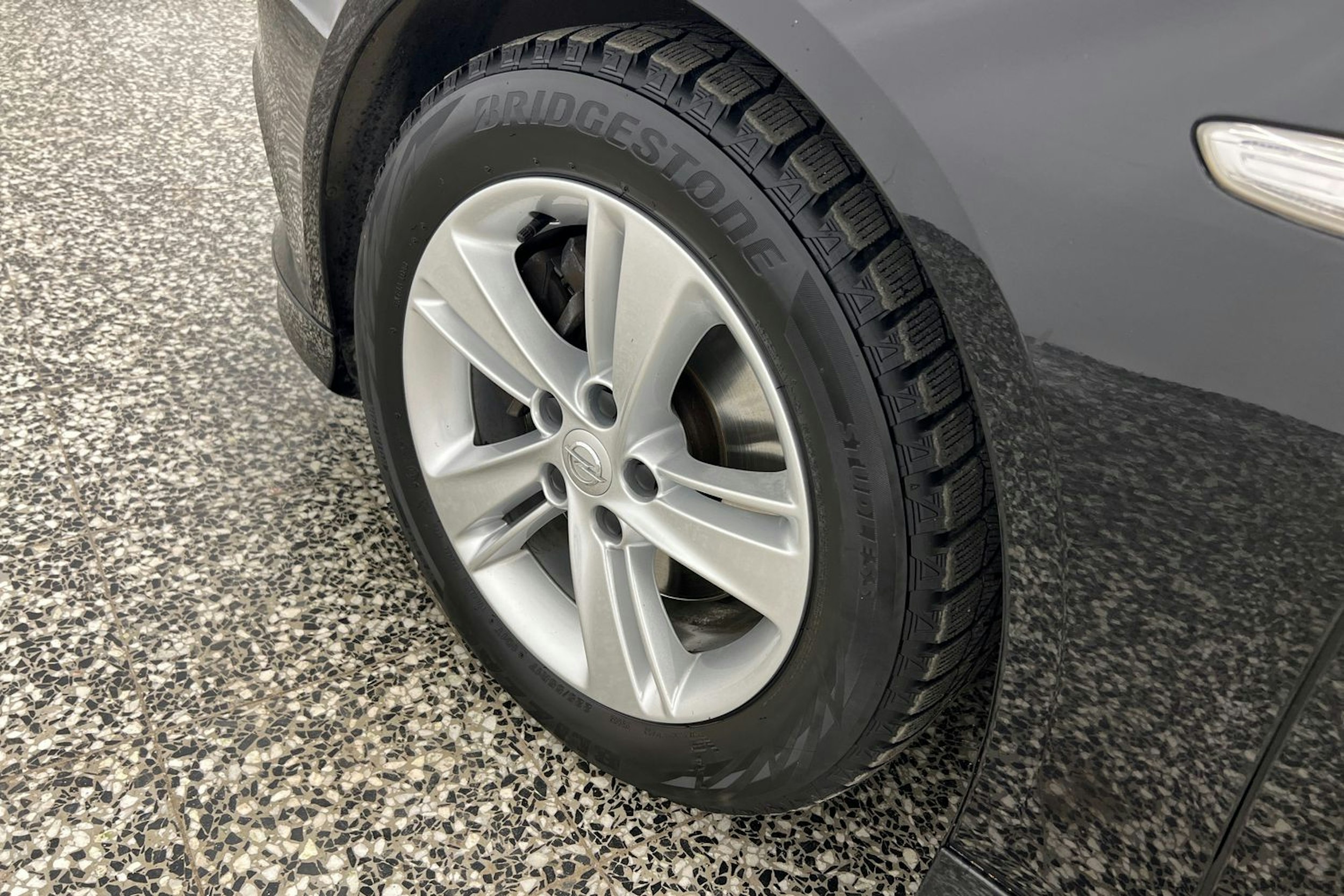 musta Opel Insignia 2019 kuva 13.