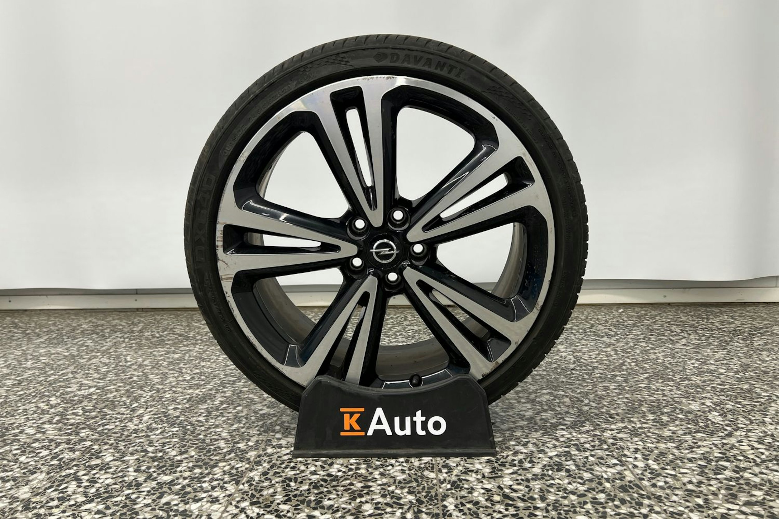 musta Opel Insignia 2019 kuva 14.