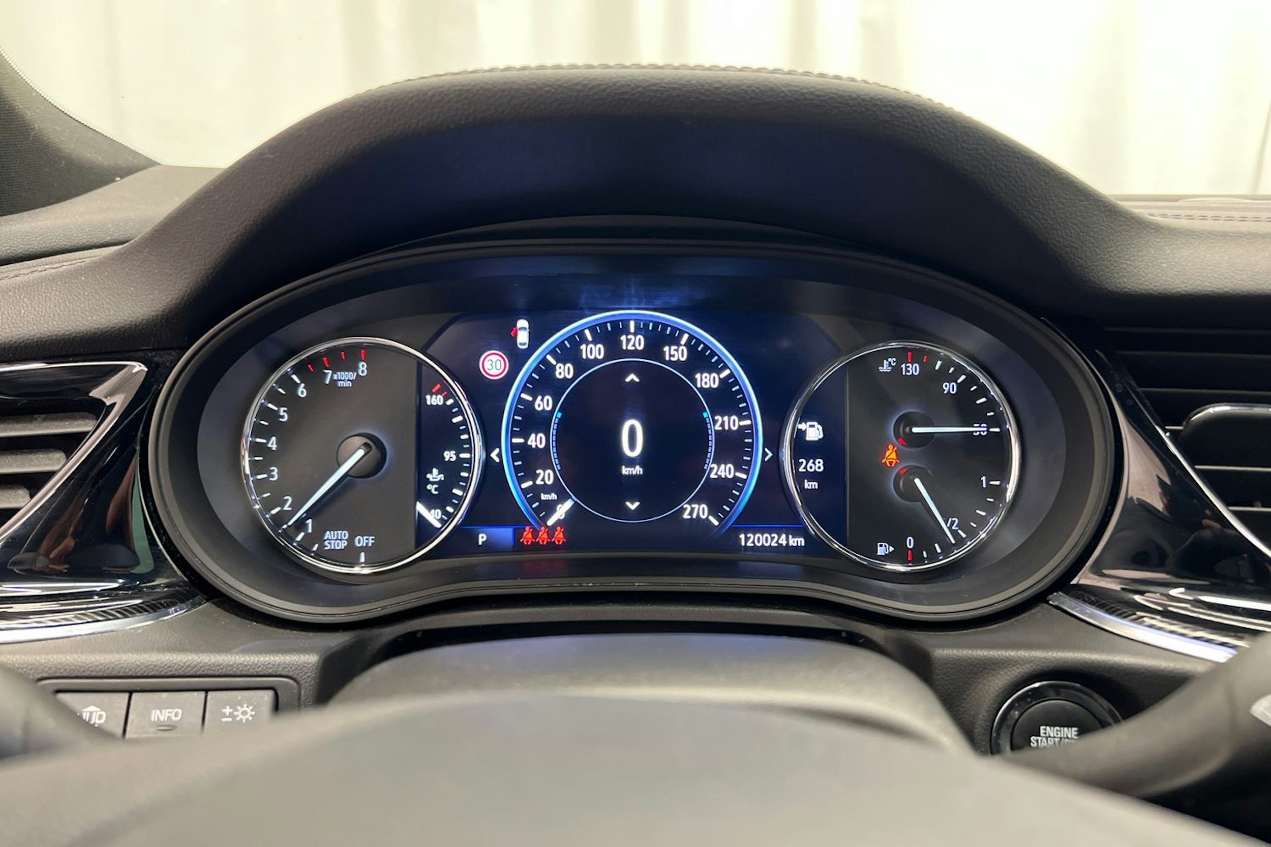 musta Opel Insignia 2019 kuva 21.