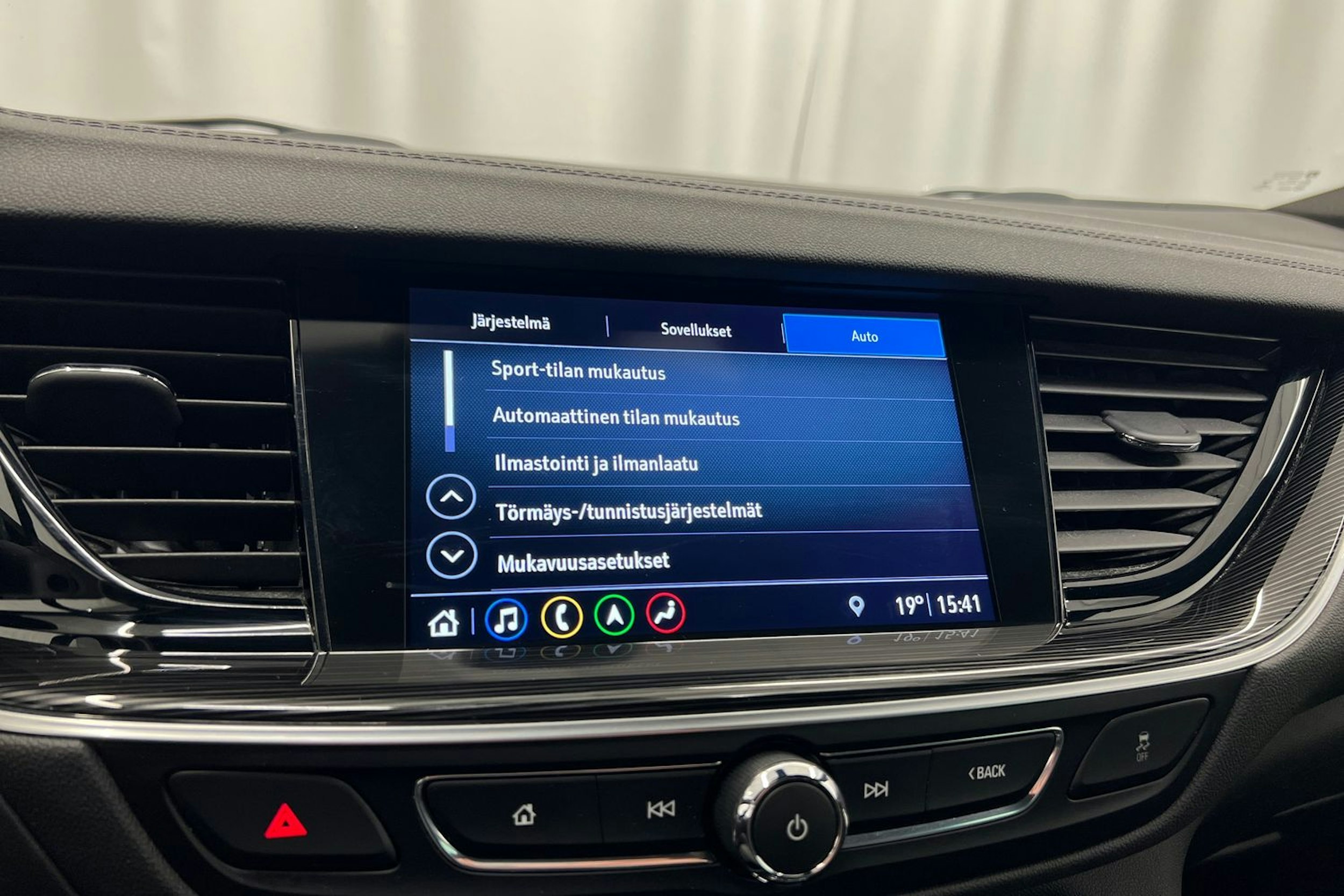 musta Opel Insignia 2019 kuva 27.