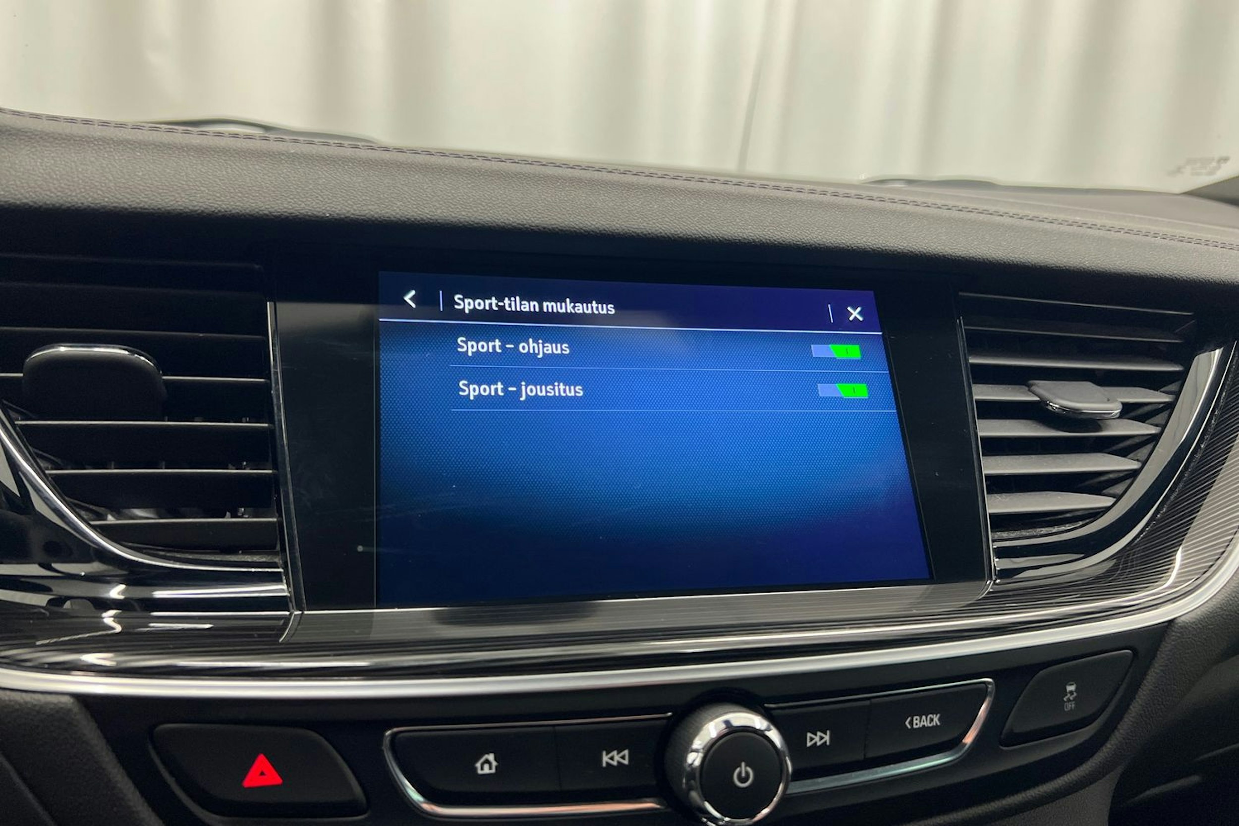 musta Opel Insignia 2019 kuva 30.