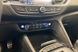 musta Opel Insignia 2019 kuva 32.